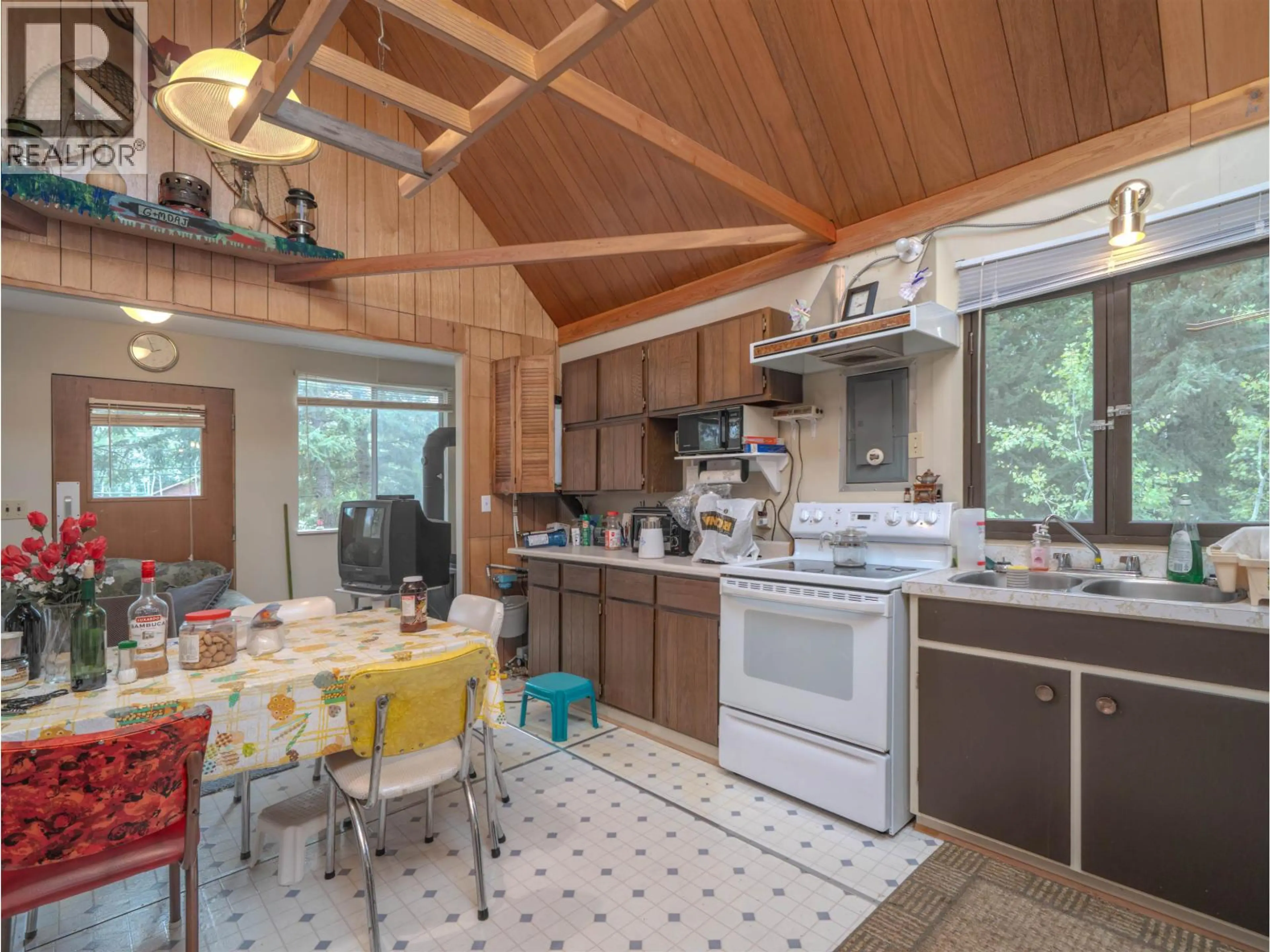 Property at 920 S GREEN LAKE ROAD, 100 Mile House, BC