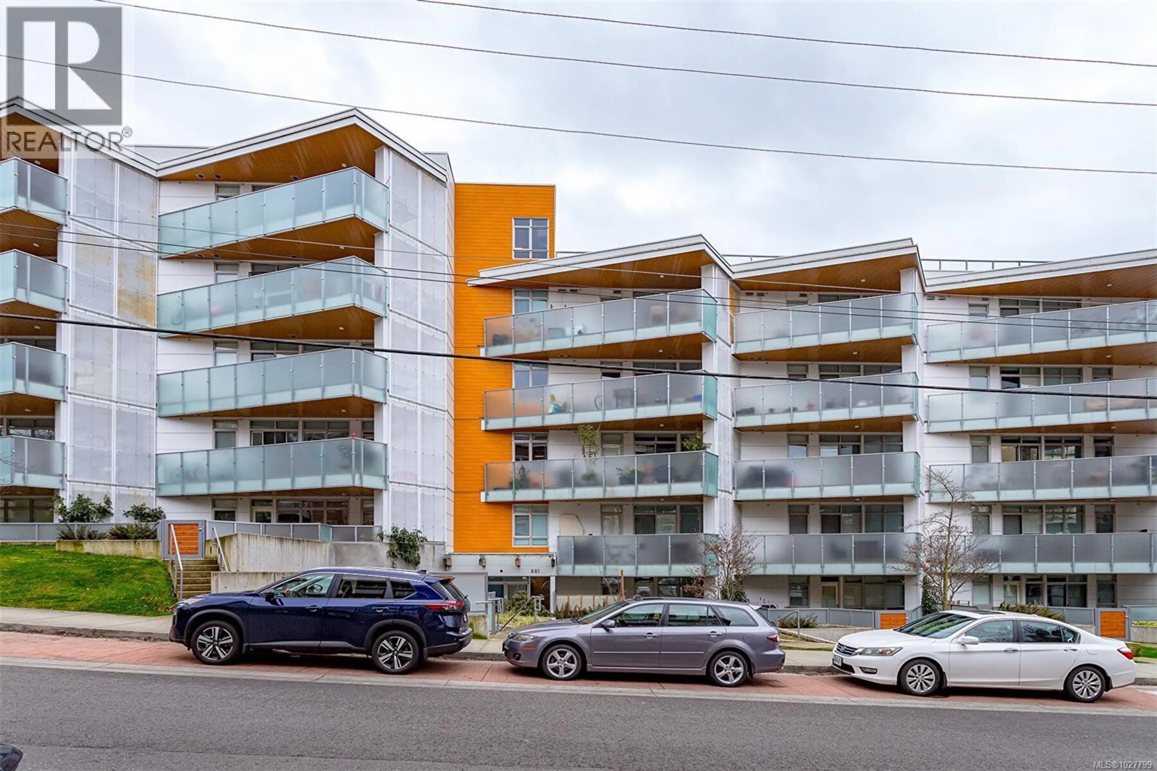 Property at #209 881 SHORT ST, Saanich, BC