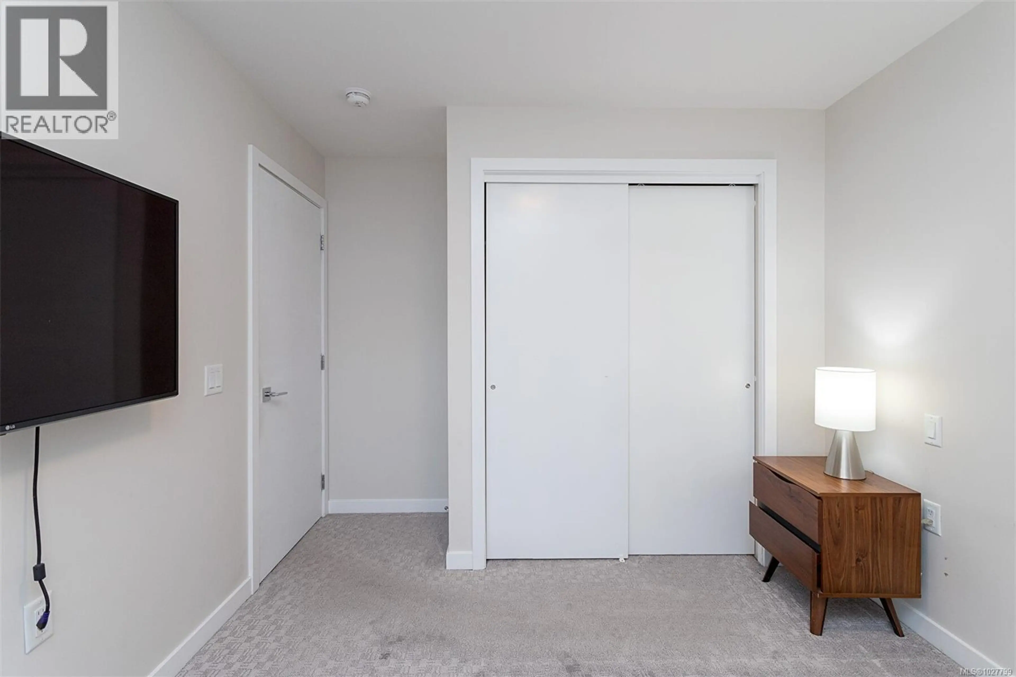 Property at #209 881 SHORT ST, Saanich, BC