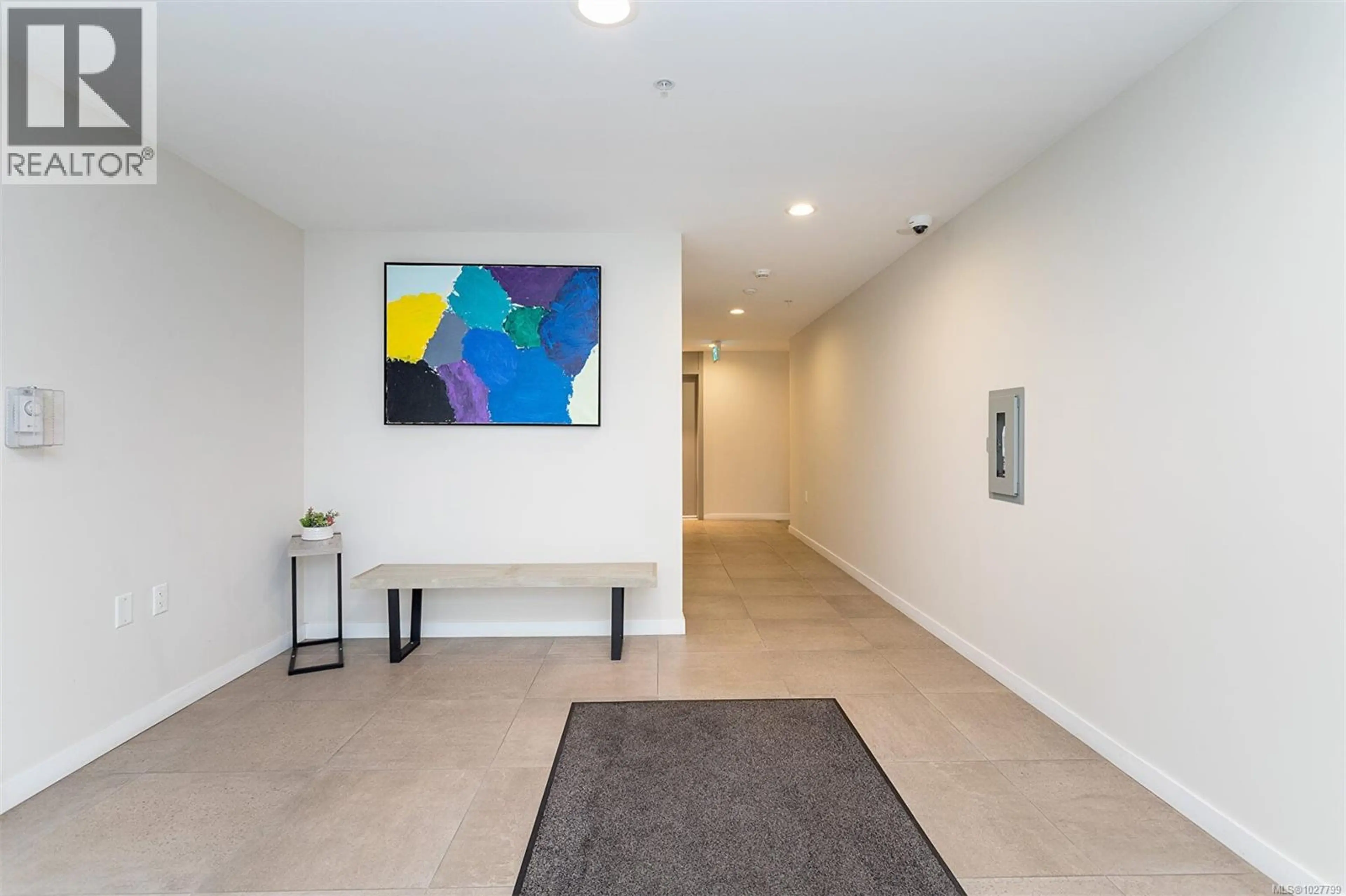 Property at #209 881 SHORT ST, Saanich, BC