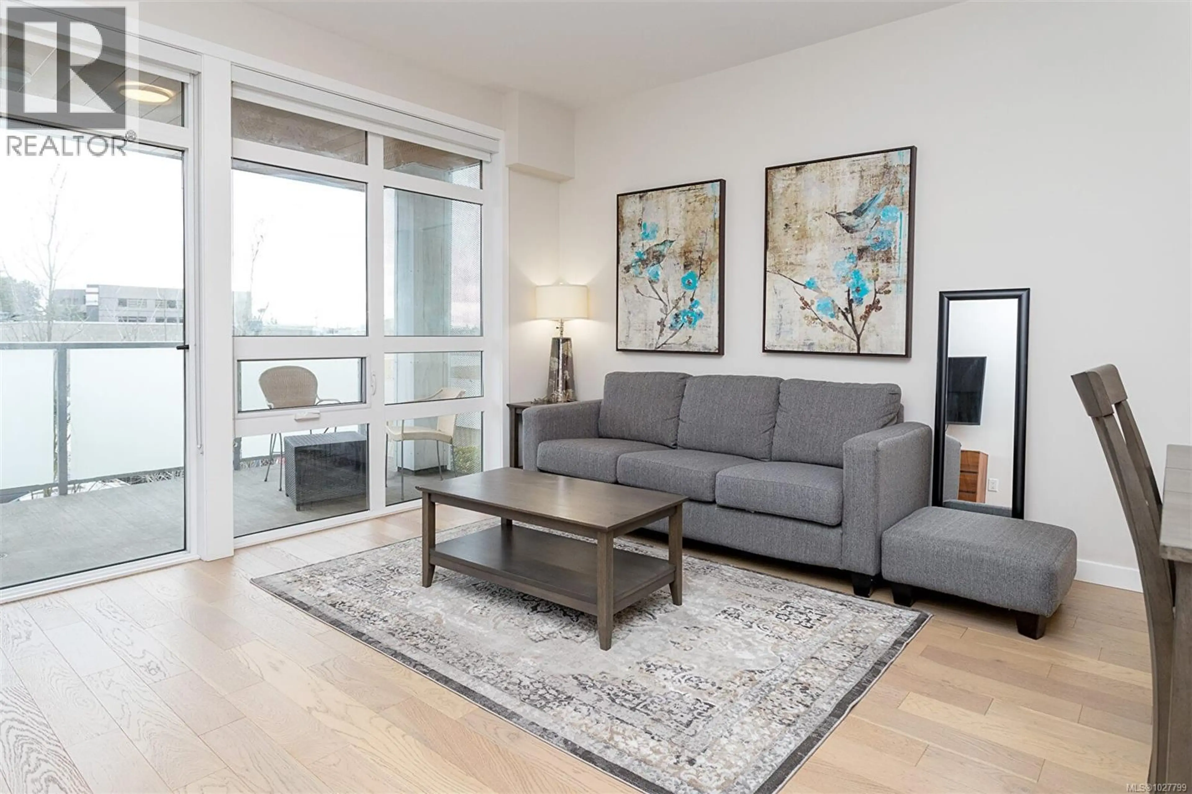 Property at #209 881 SHORT ST, Saanich, BC