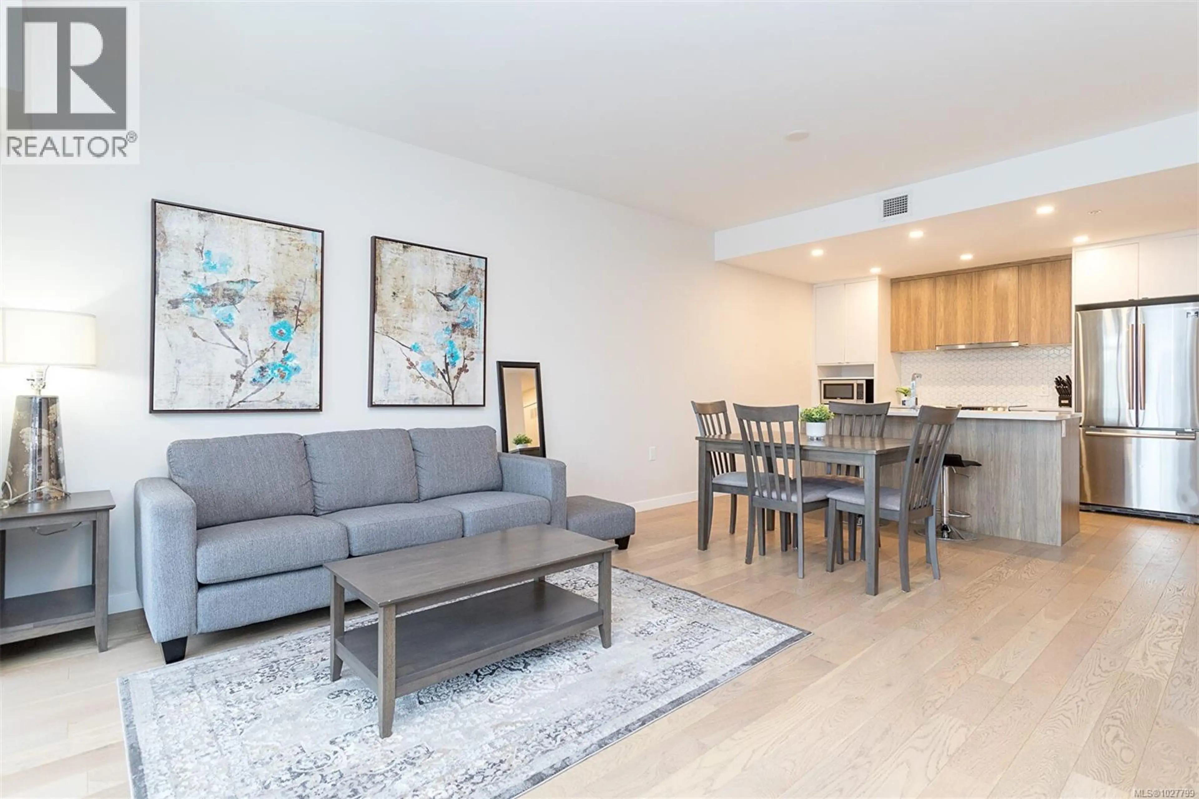 Property at #209 881 SHORT ST, Saanich, BC