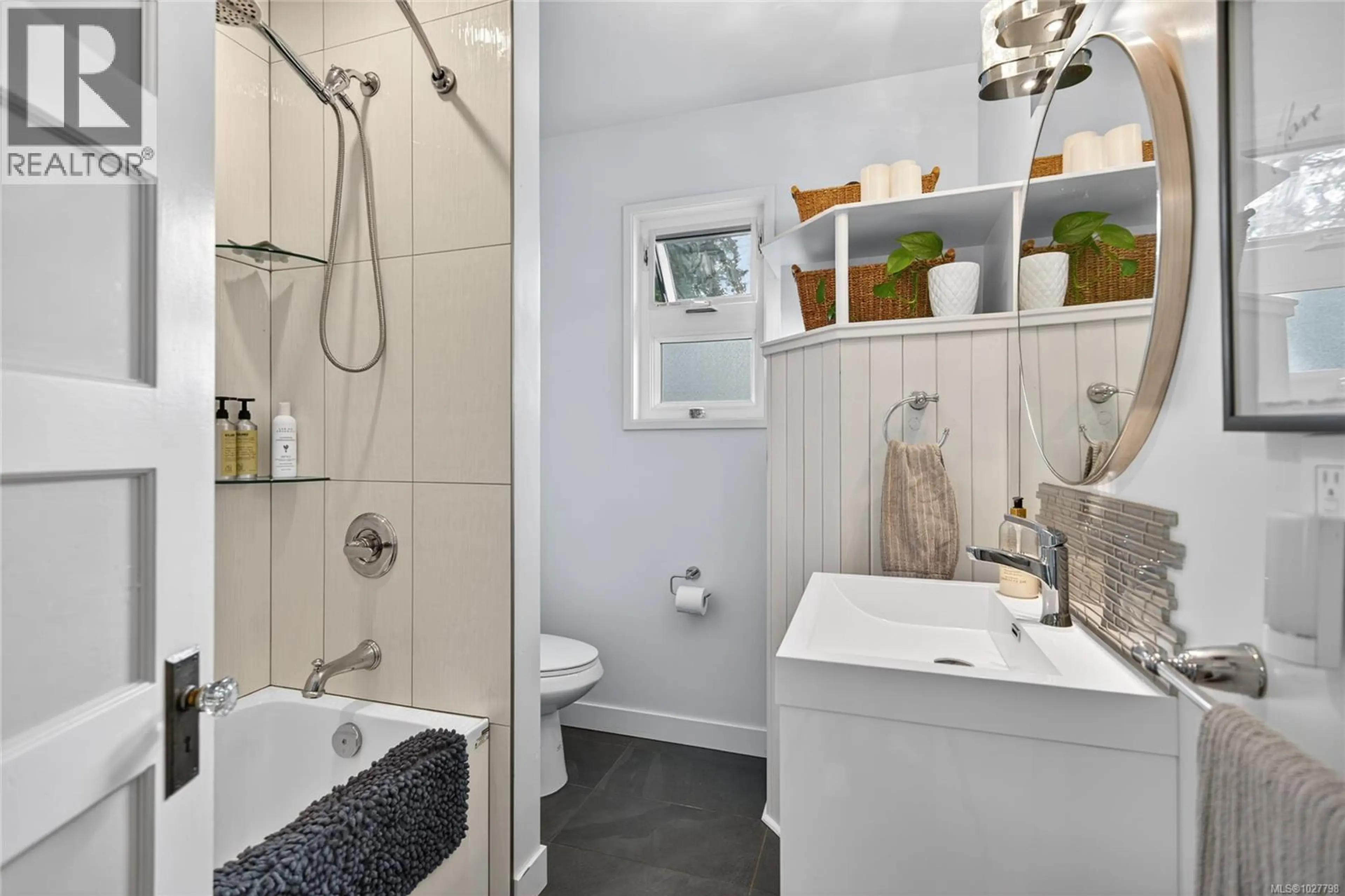 Property at 1767 PIERCY AVE, Courtenay, BC