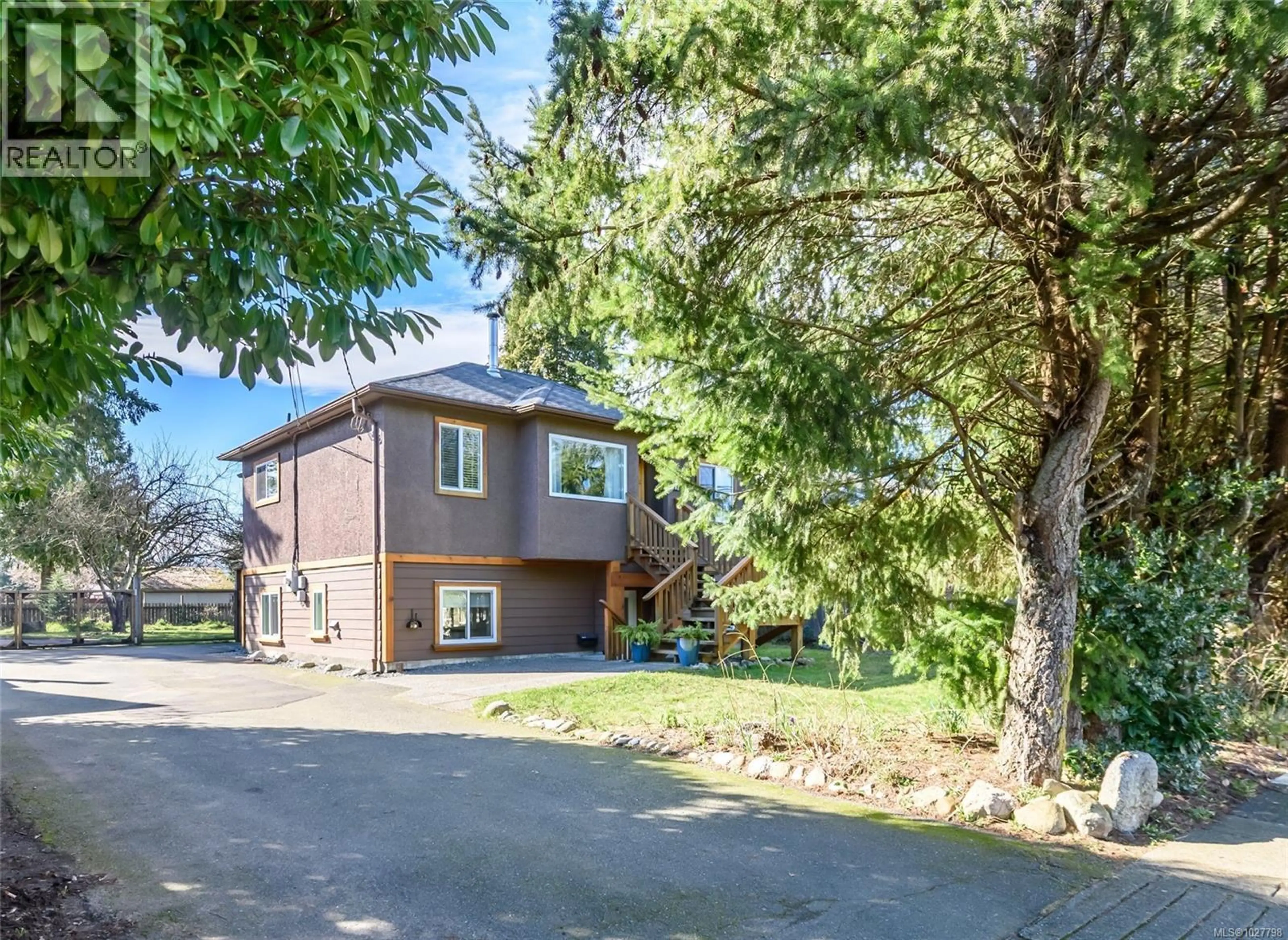 Property at 1767 PIERCY AVE, Courtenay, BC