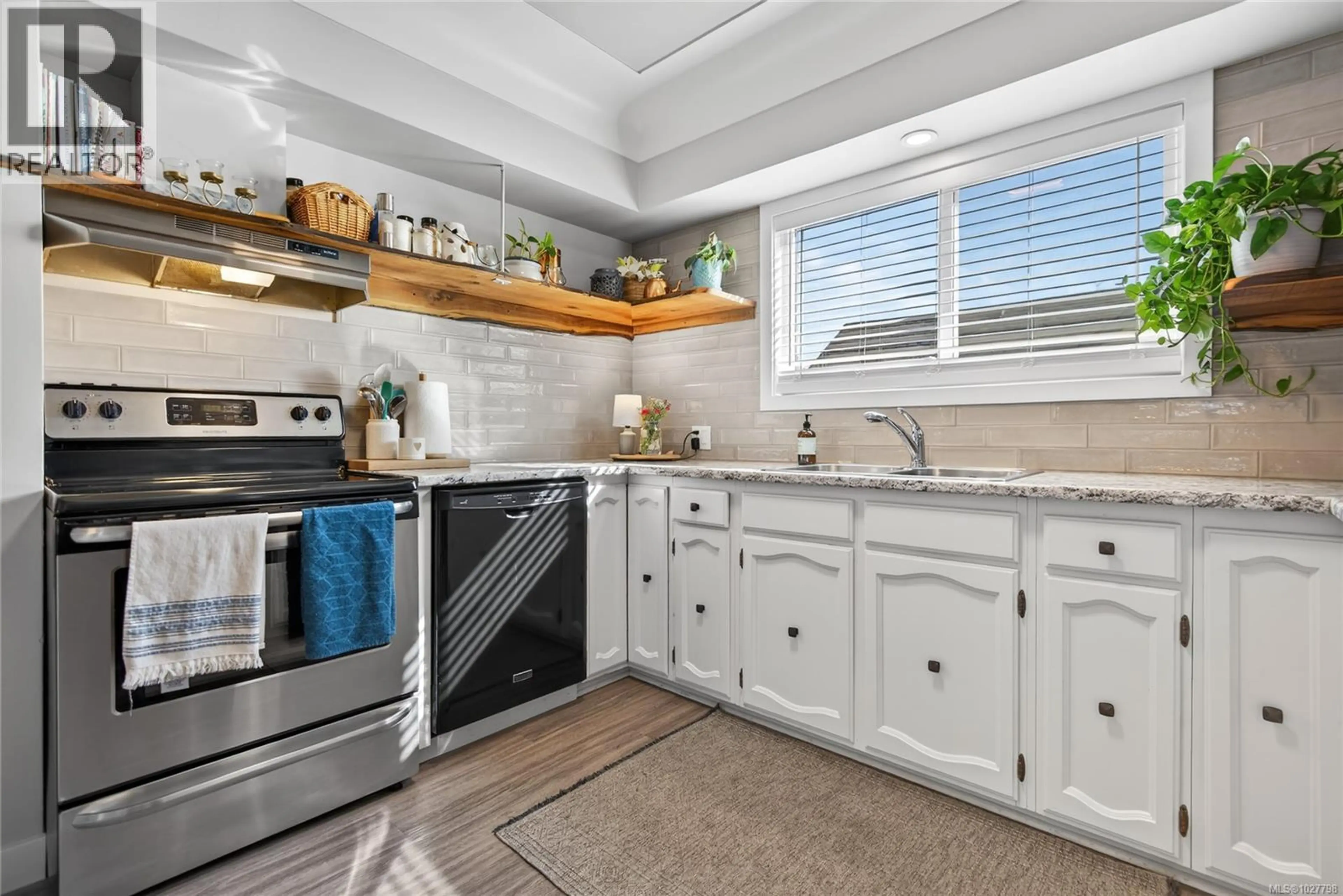 Property at 1767 PIERCY AVE, Courtenay, BC