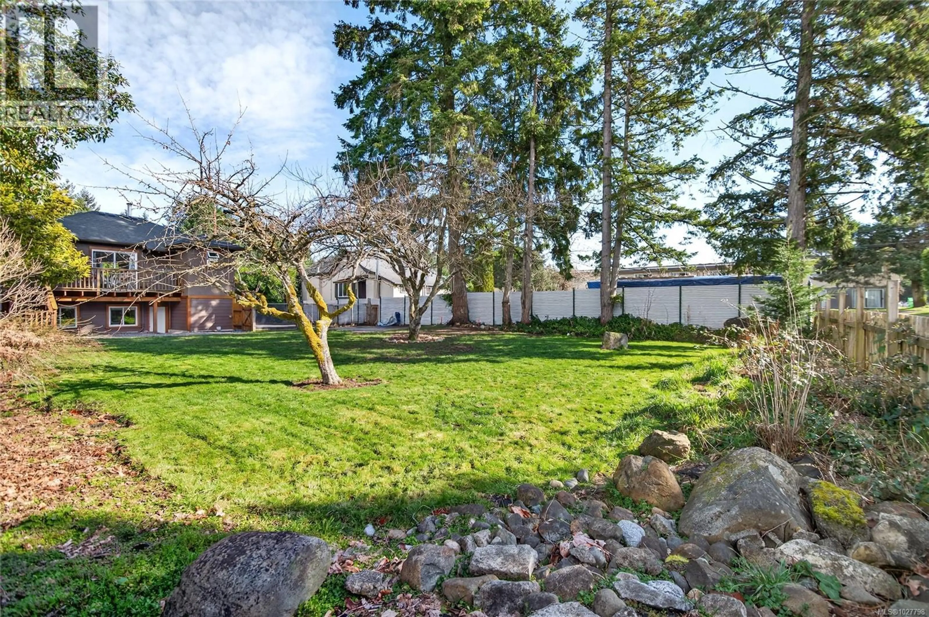 Property at 1767 PIERCY AVE, Courtenay, BC