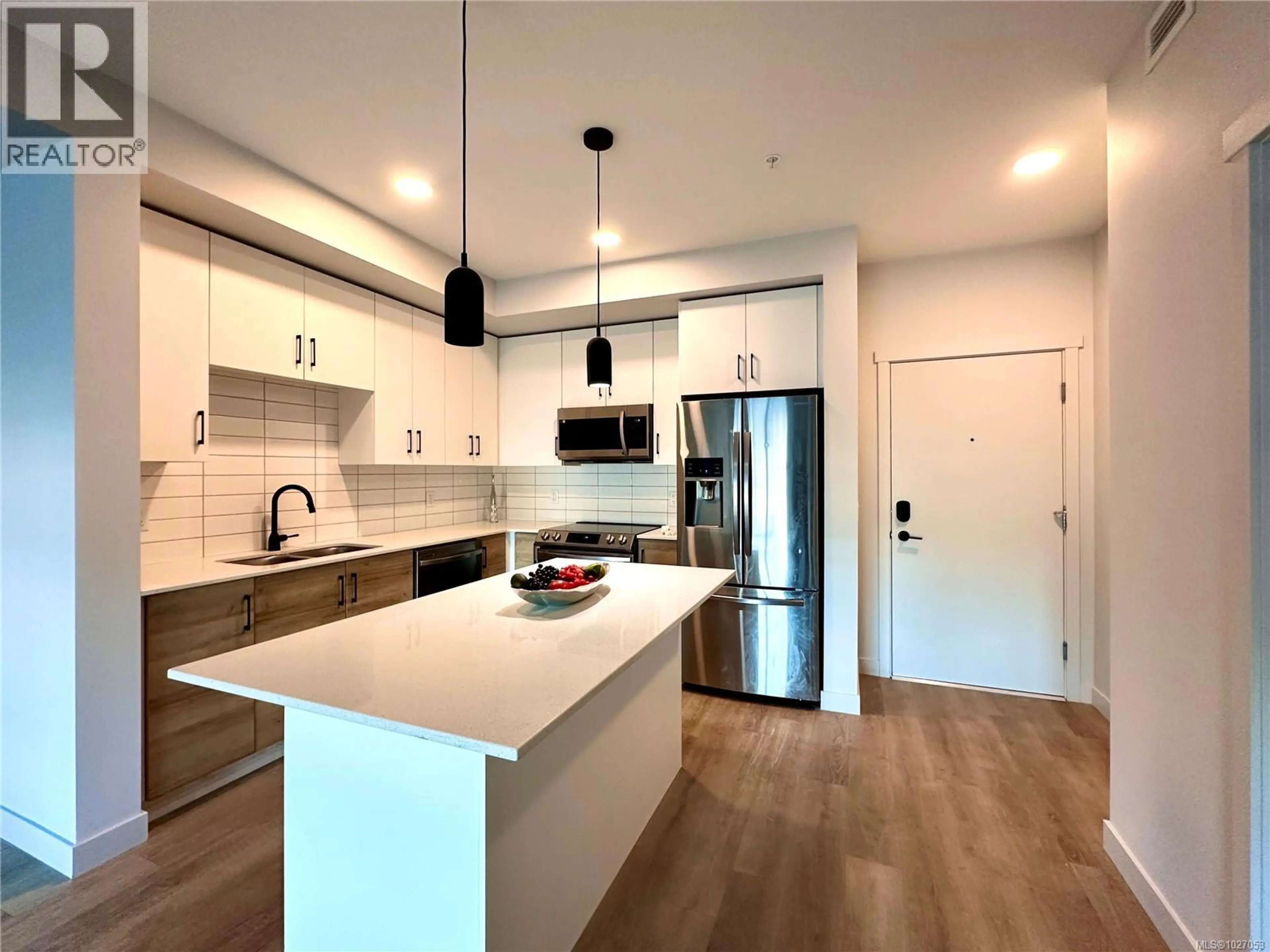 Property at #210 2465 GATEWAY RD, Langford, BC