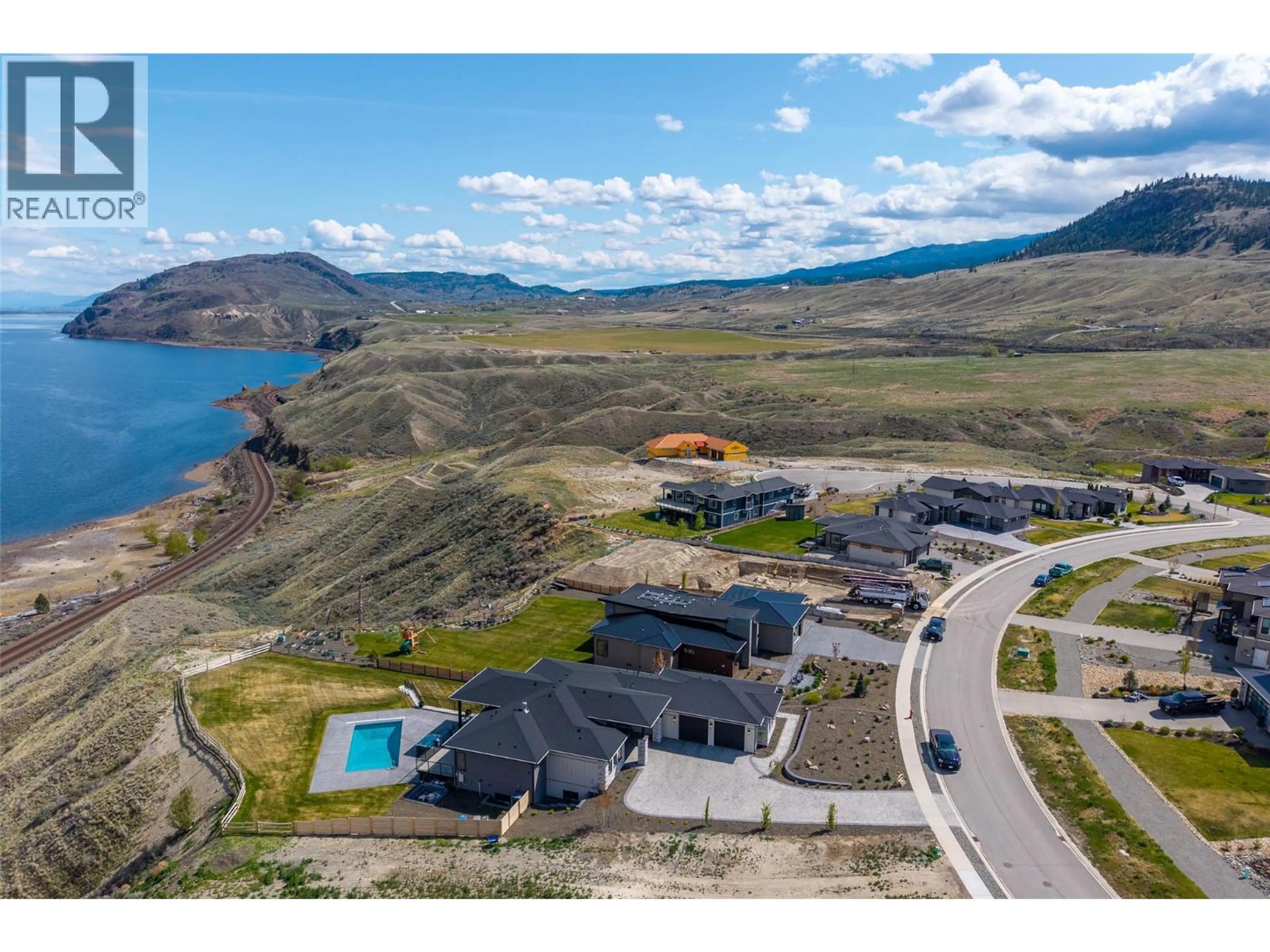 Property at 128 LAKE POINT COURT, Kamloops, BC