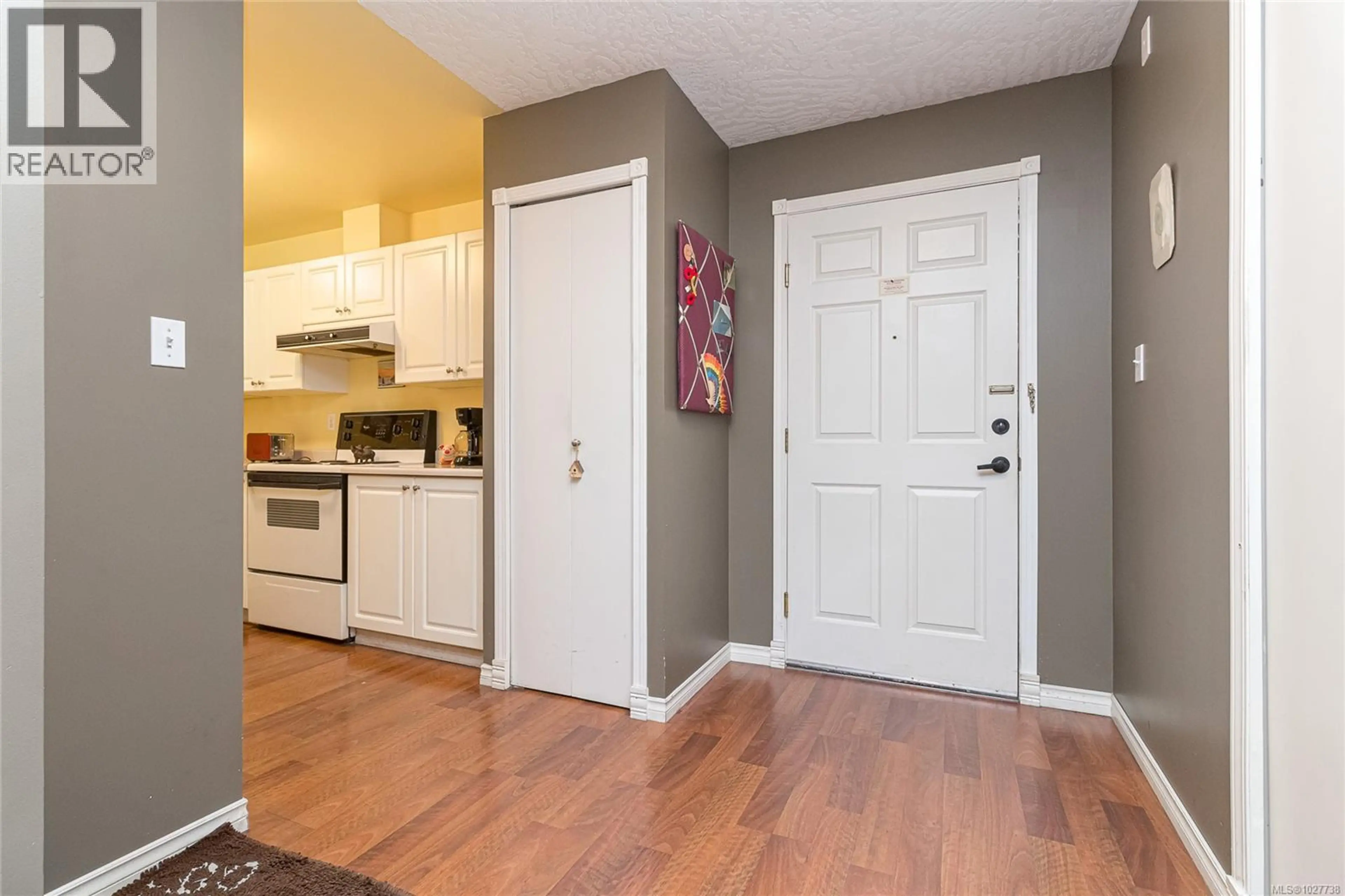 Property at #304 2511 QUADRA ST, Victoria, BC