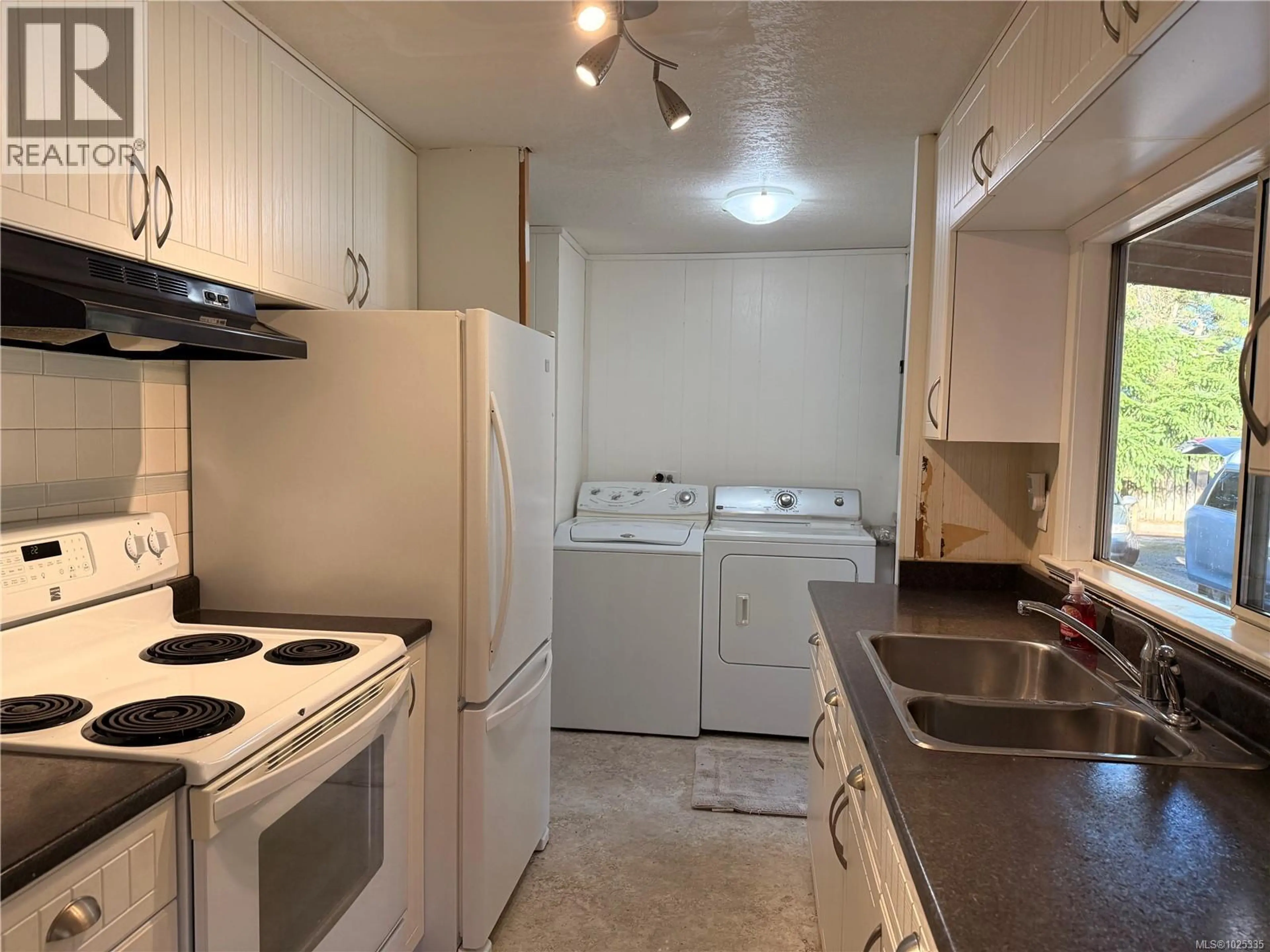 Property at 6001 PINE PARK PL, Nanaimo, BC