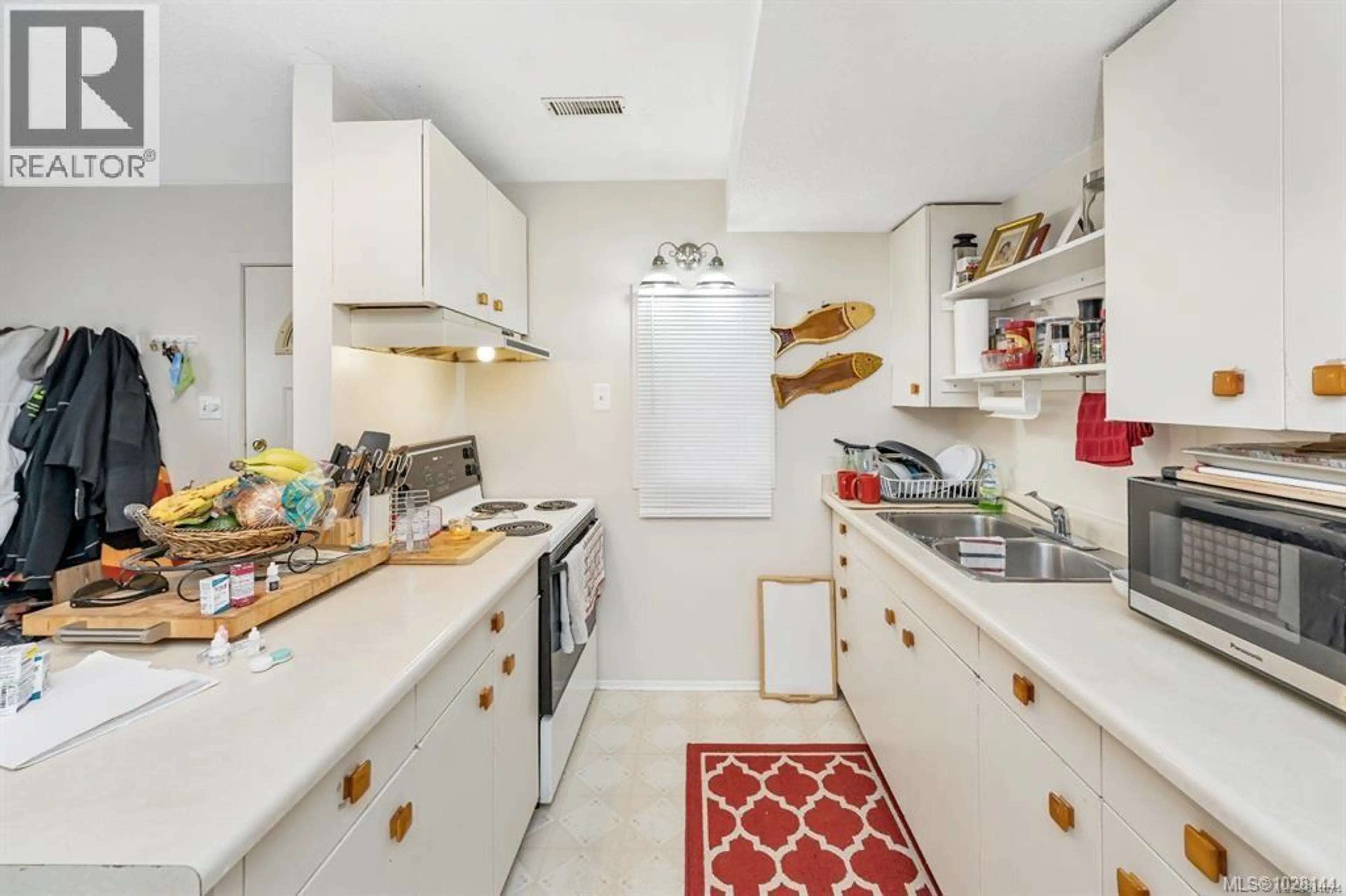 Property at 9254 RIDEAU AVE, North Saanich, BC