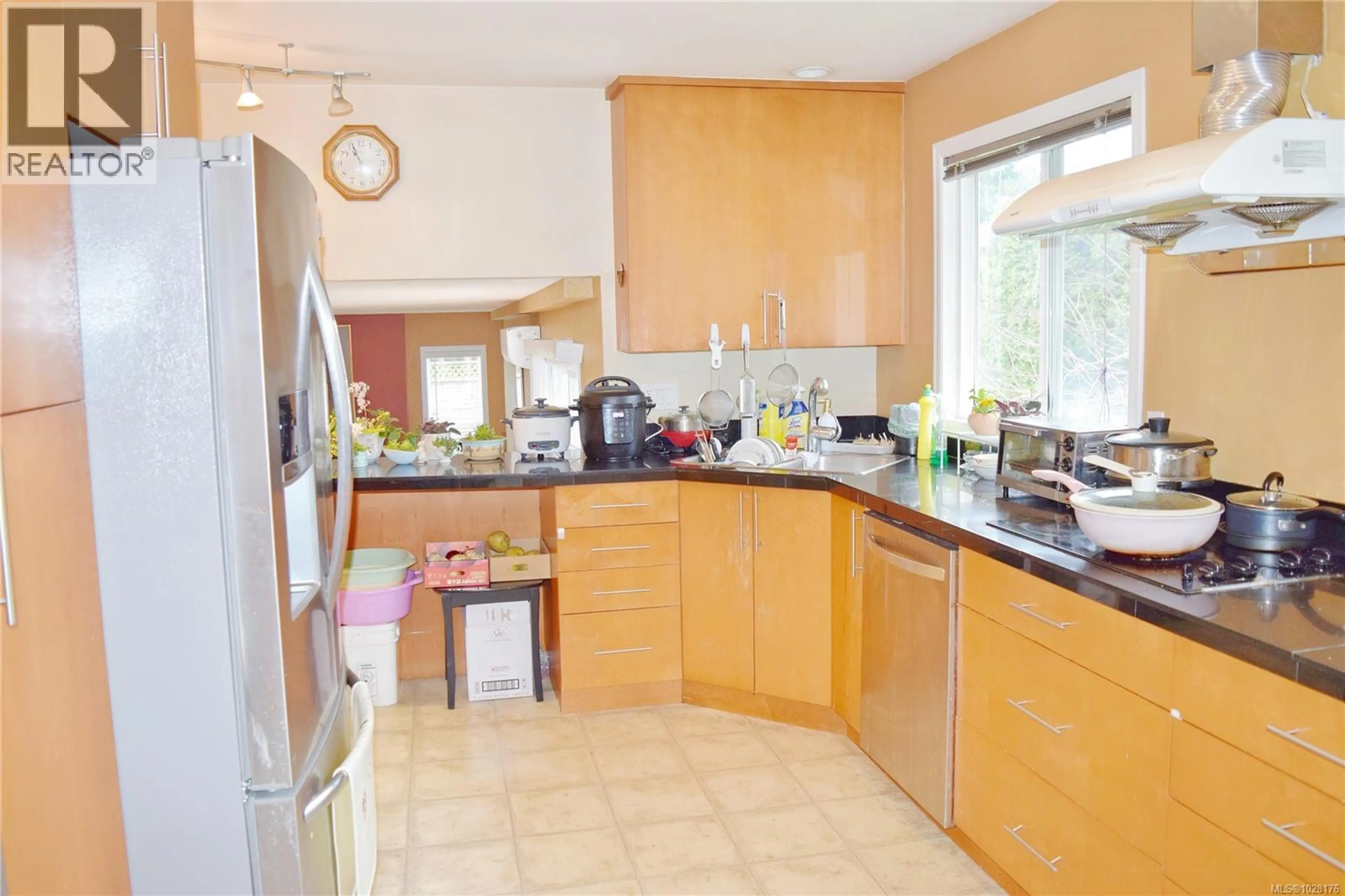 Property at 4091 DAWNVIEW CRES, Saanich, BC