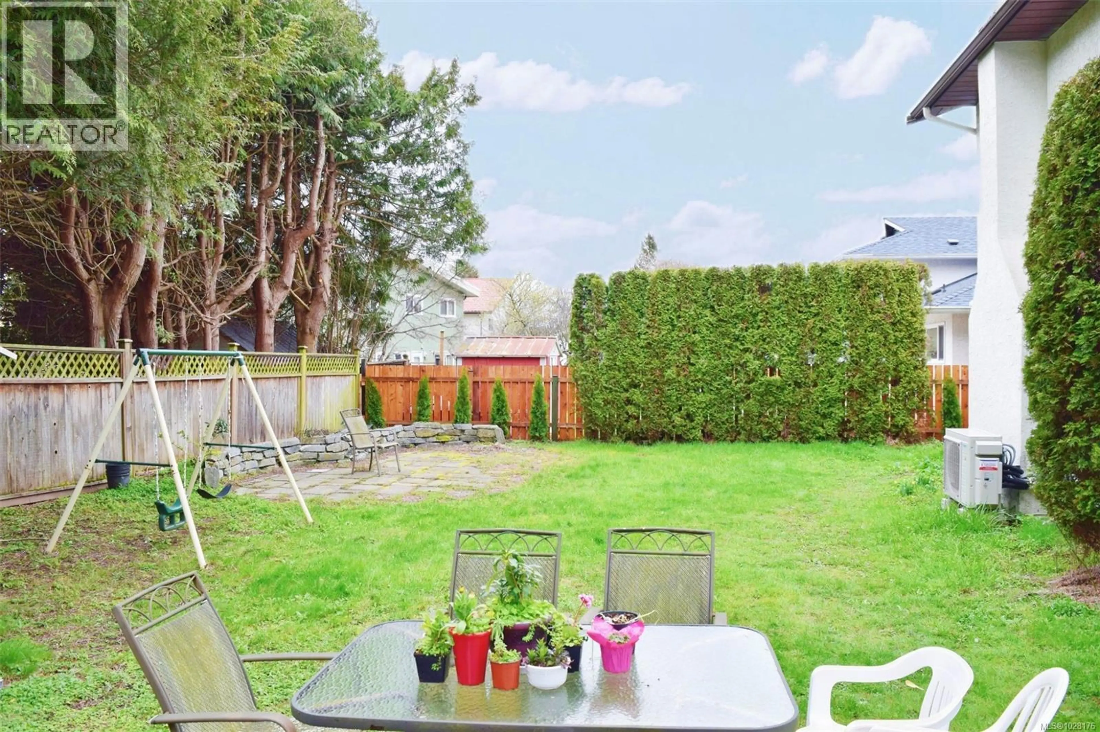 Property at 4091 DAWNVIEW CRES, Saanich, BC