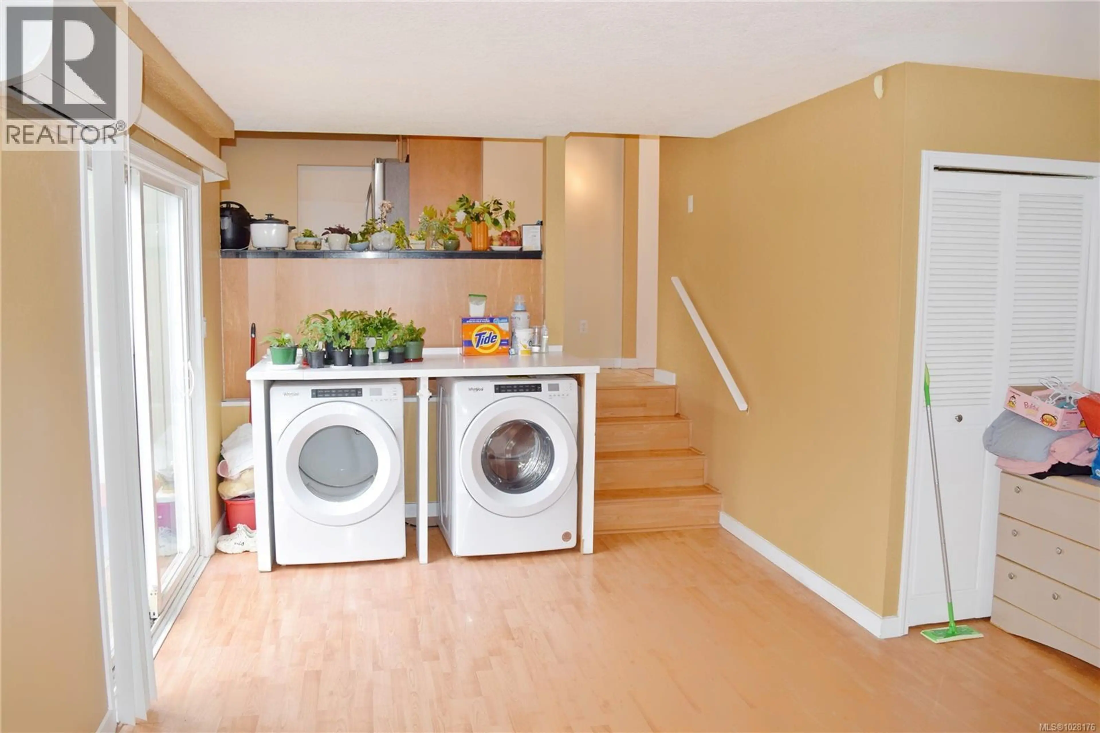 Property at 4091 DAWNVIEW CRES, Saanich, BC