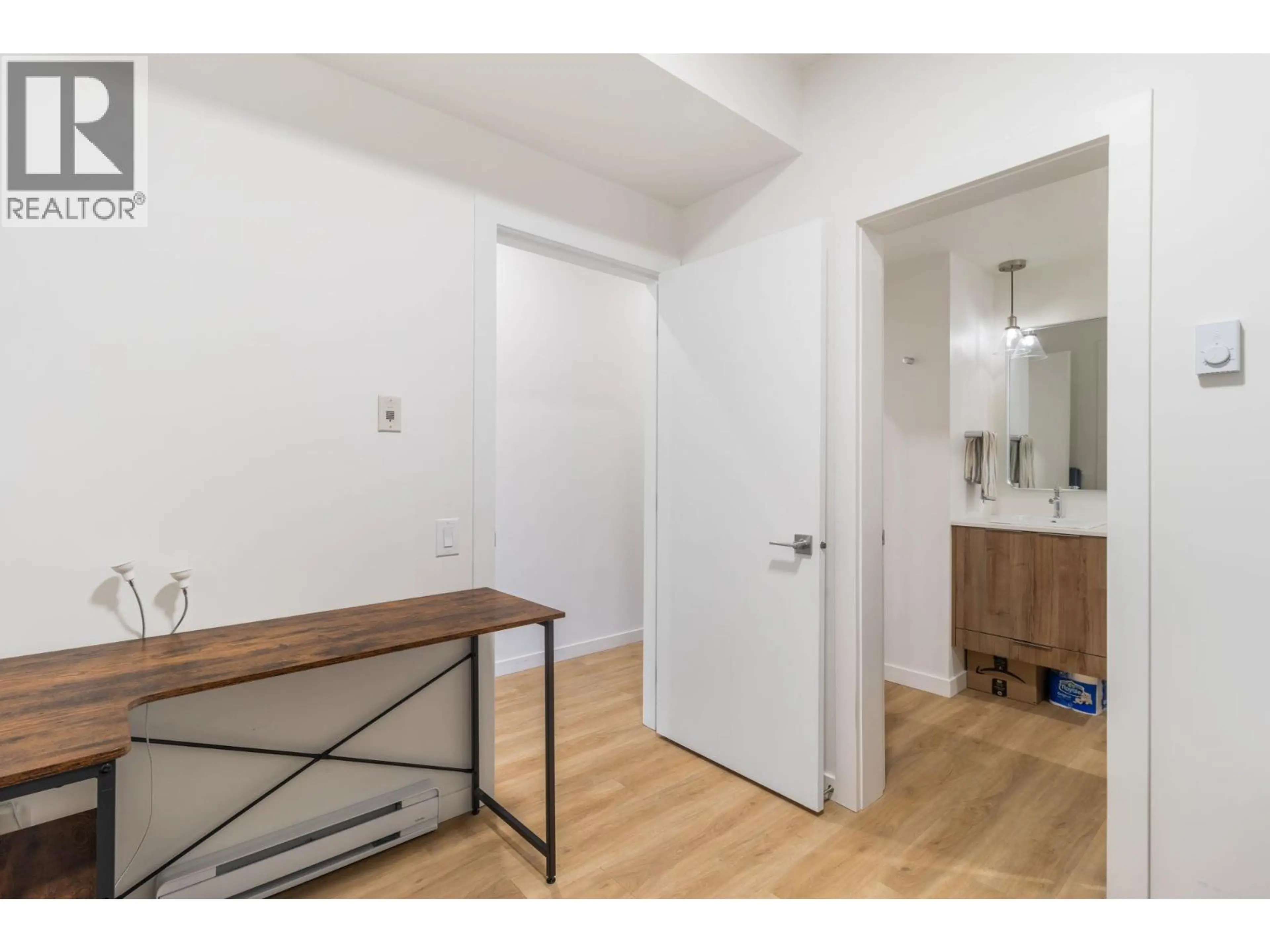 Property at #404 604 CAWSTON AVENUE, Kelowna, BC