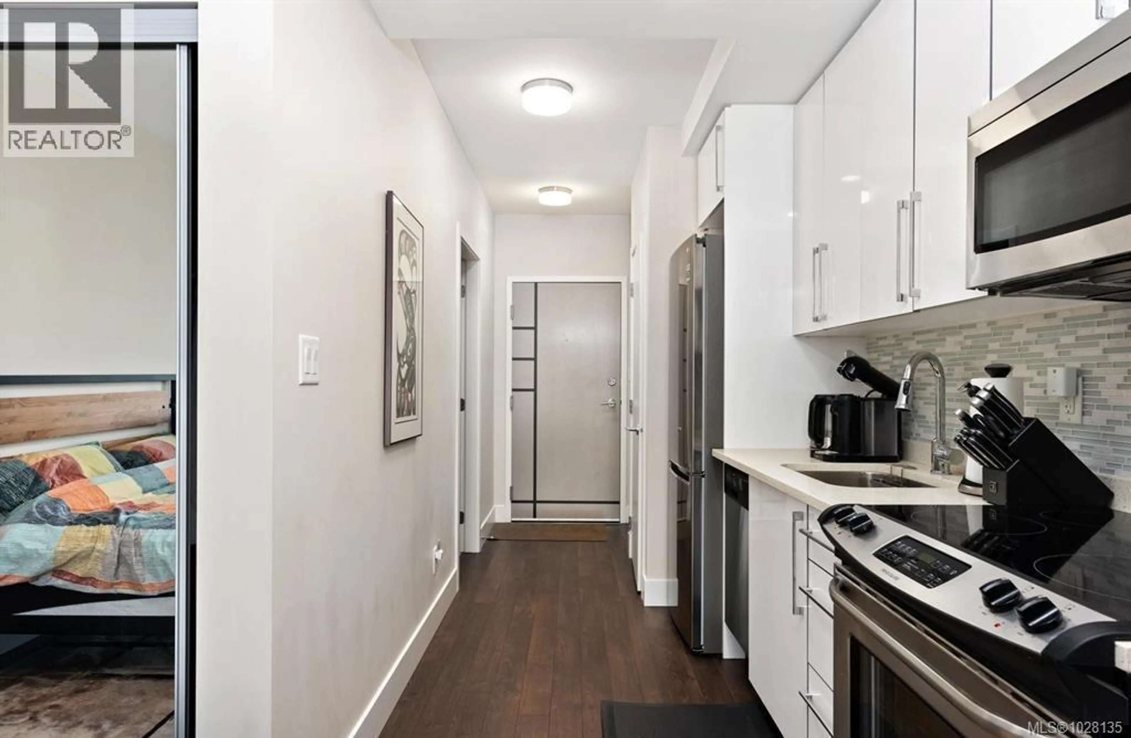 Property at #705 1090 JOHNSON ST, Victoria, BC