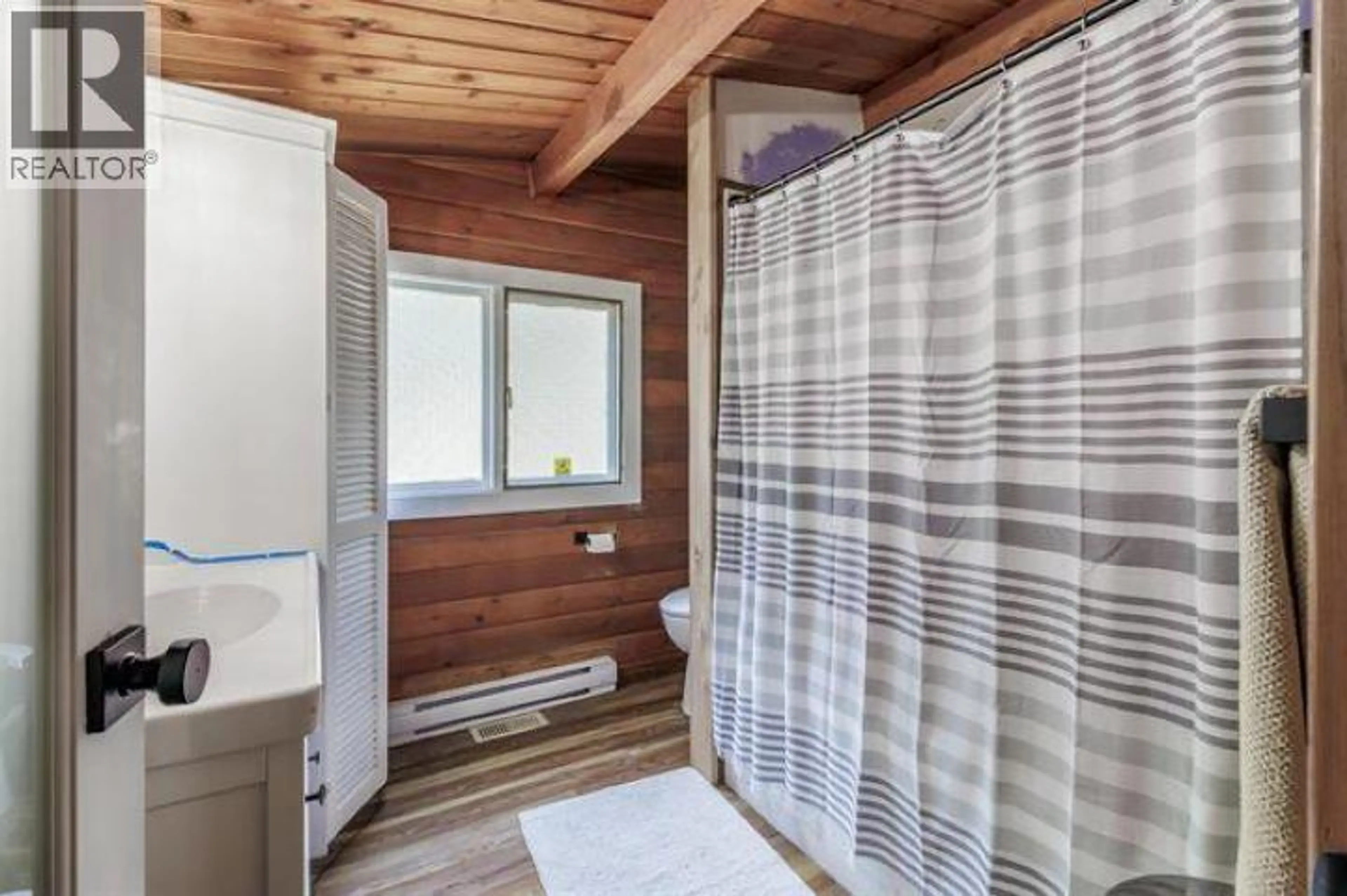 Property at 6062 MAHOOD LAKE ROAD, 100 Mile House, BC