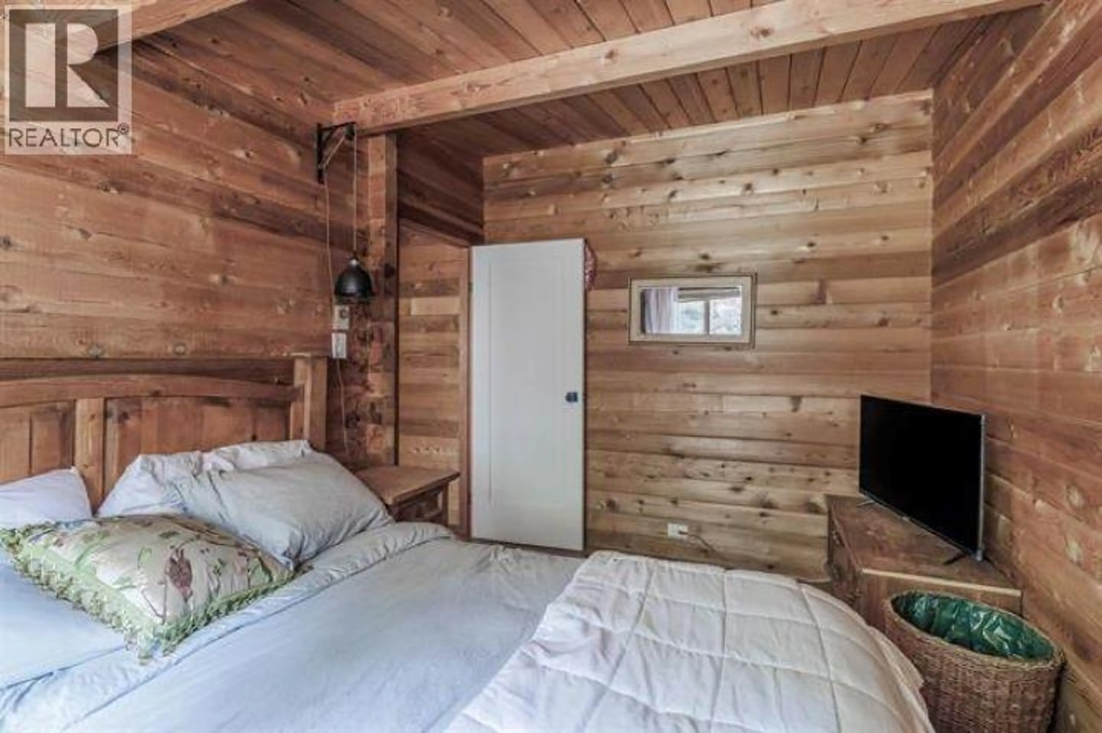 Property at 6062 MAHOOD LAKE ROAD, 100 Mile House, BC