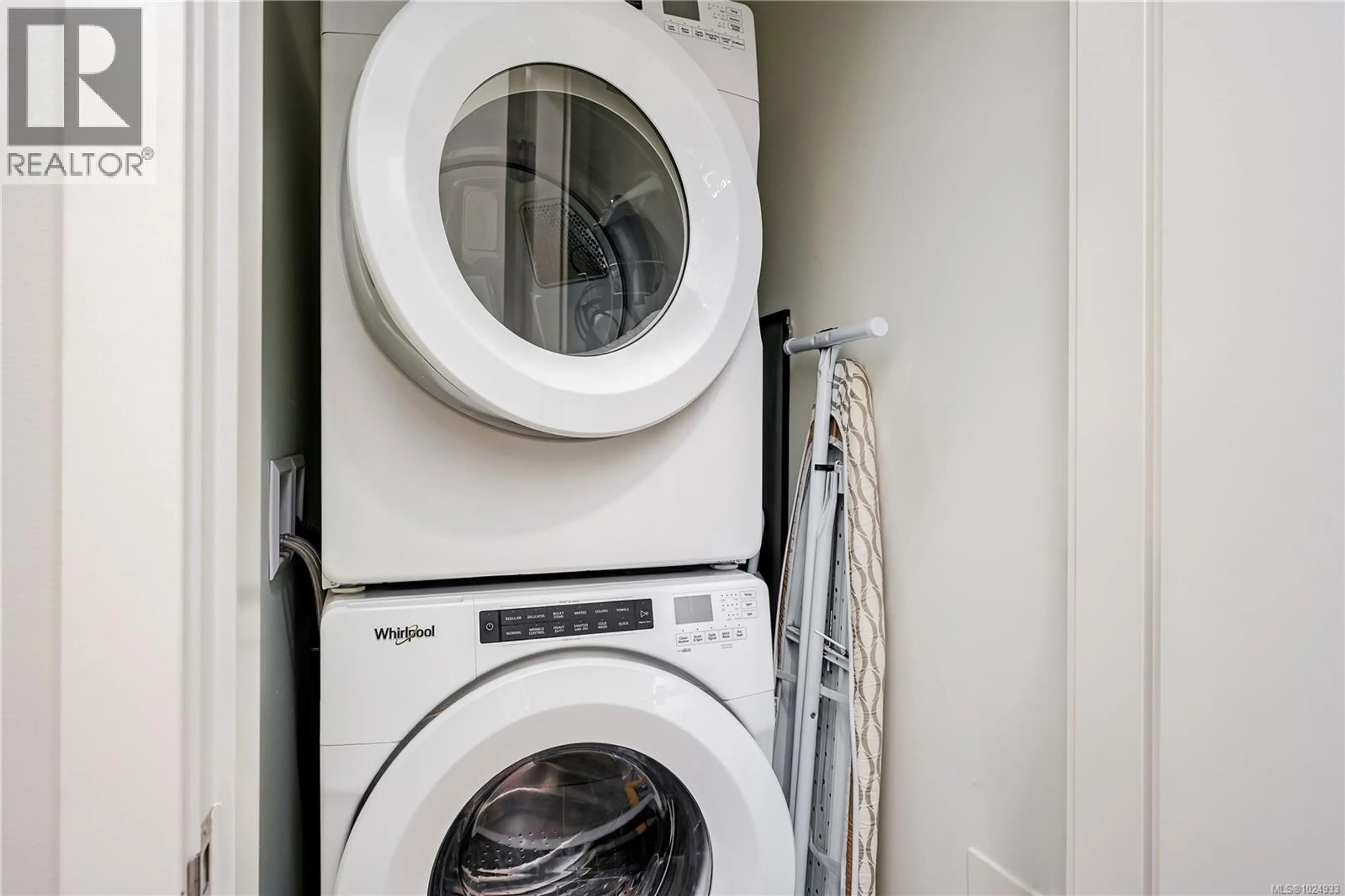 Property at #308 7162 WEST SAANICH RD, Central Saanich, BC