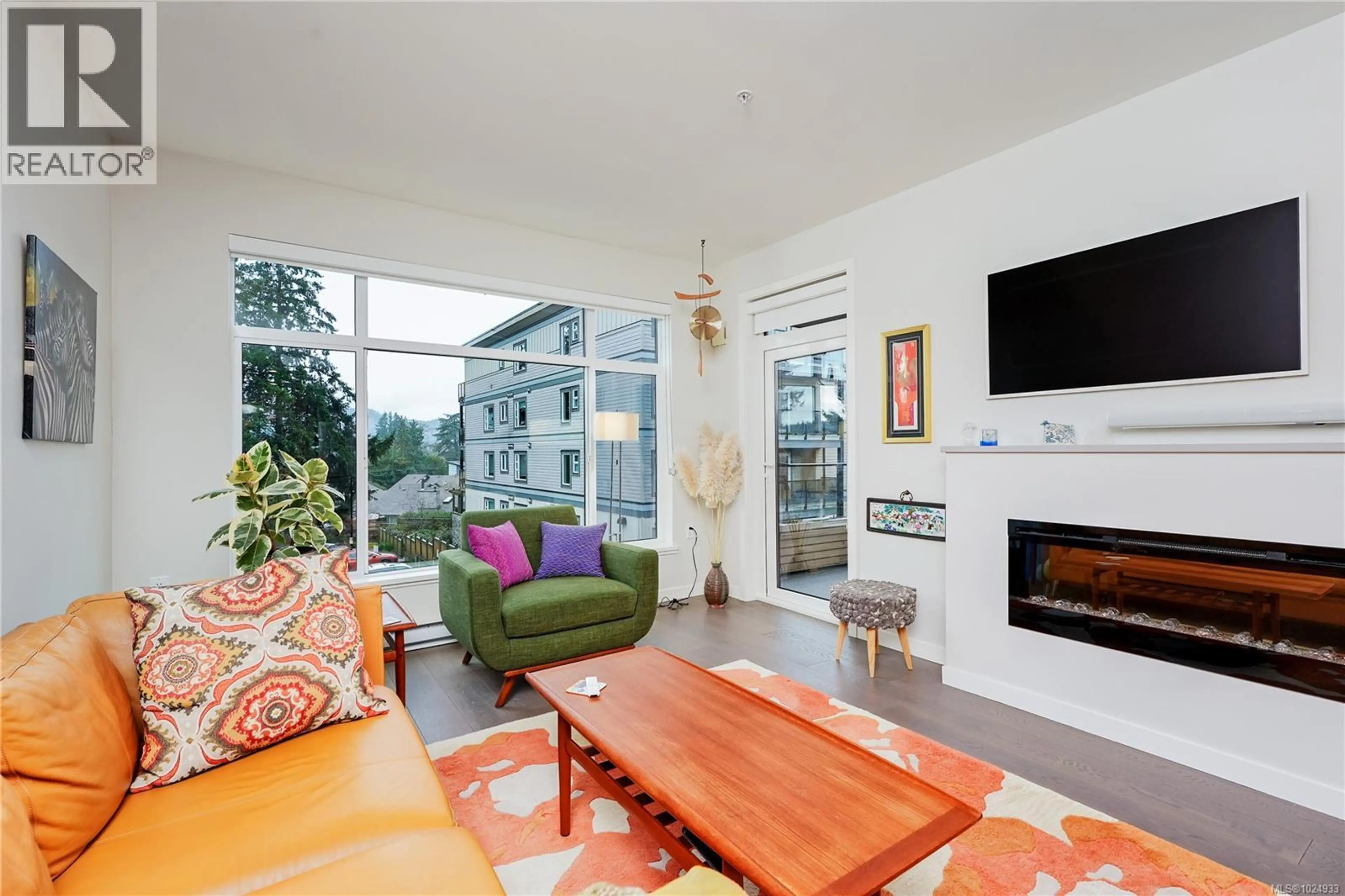 Property at #308 7162 WEST SAANICH RD, Central Saanich, BC