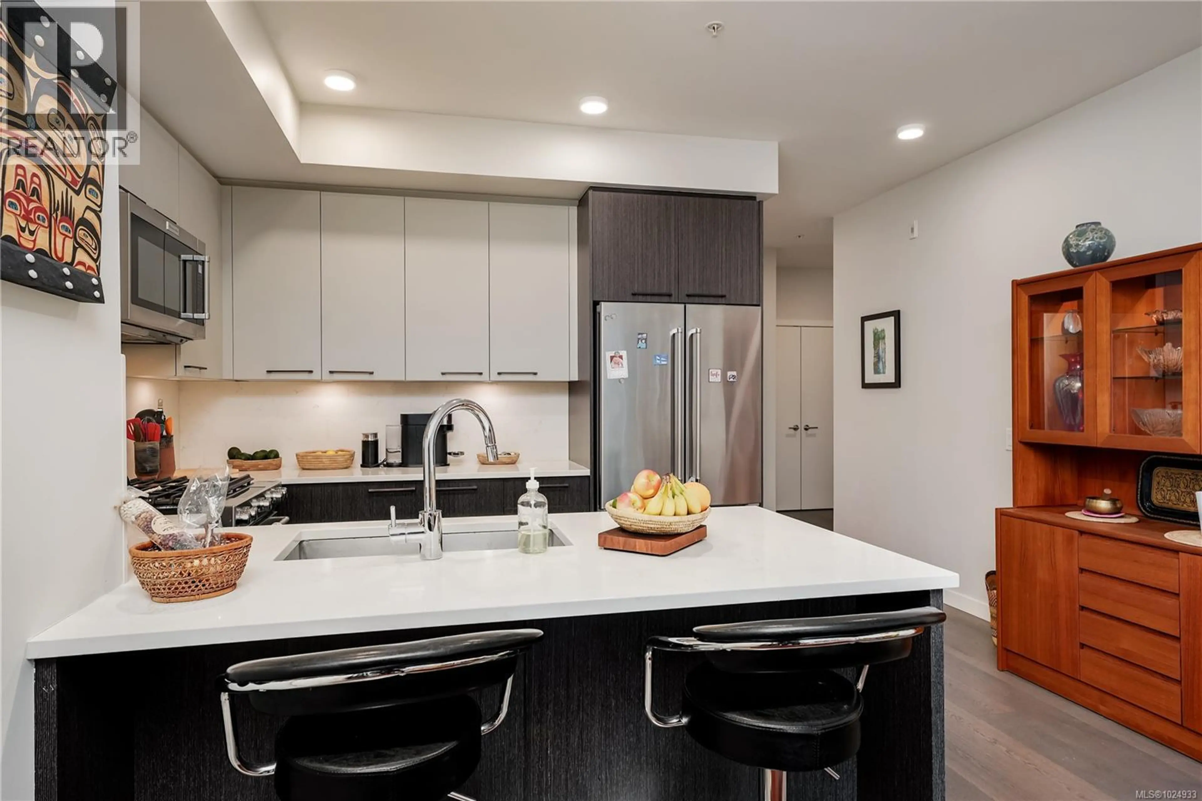 Property at #308 7162 WEST SAANICH RD, Central Saanich, BC