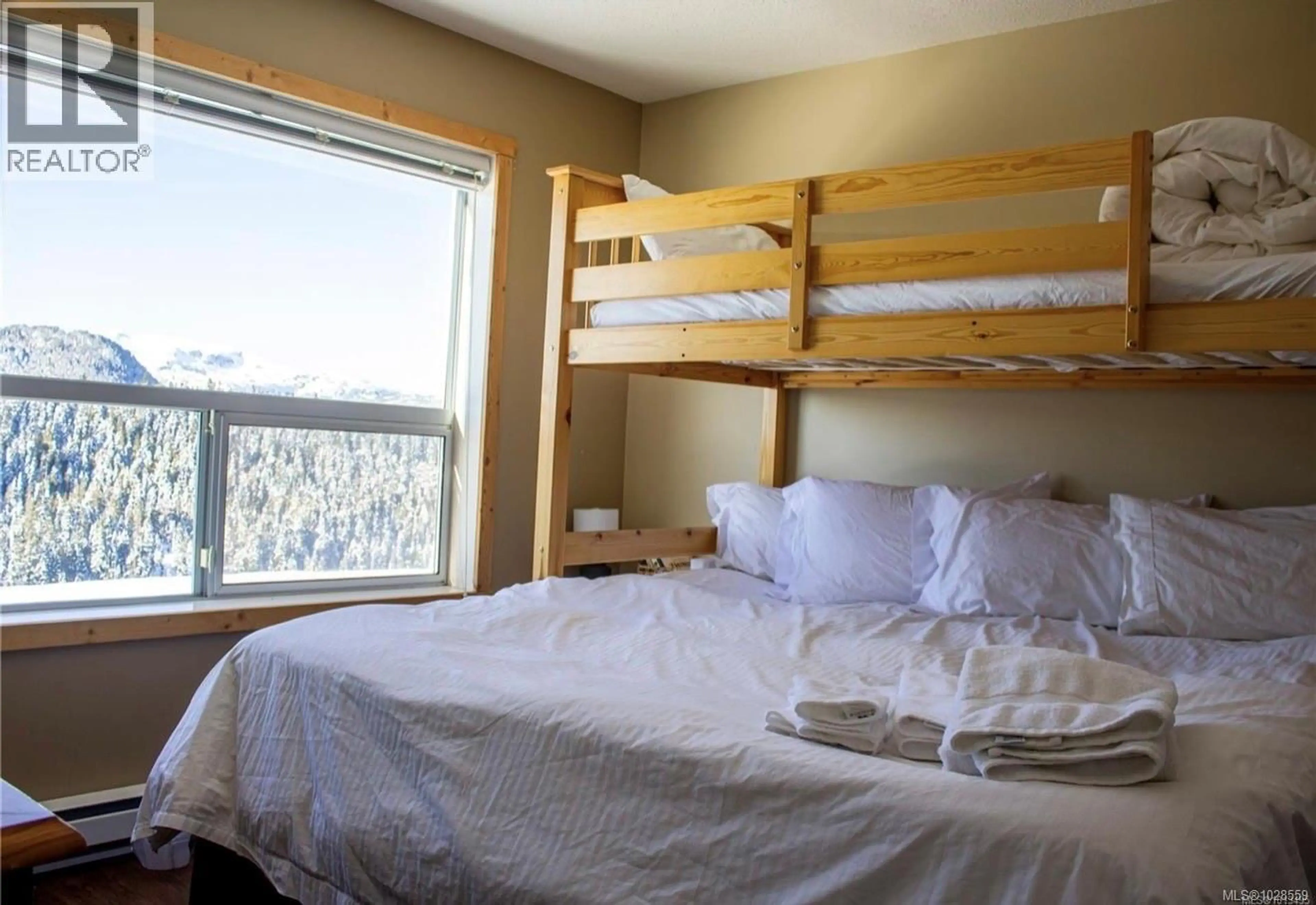 Property at #106 1105 HENRY RD, Courtenay, BC