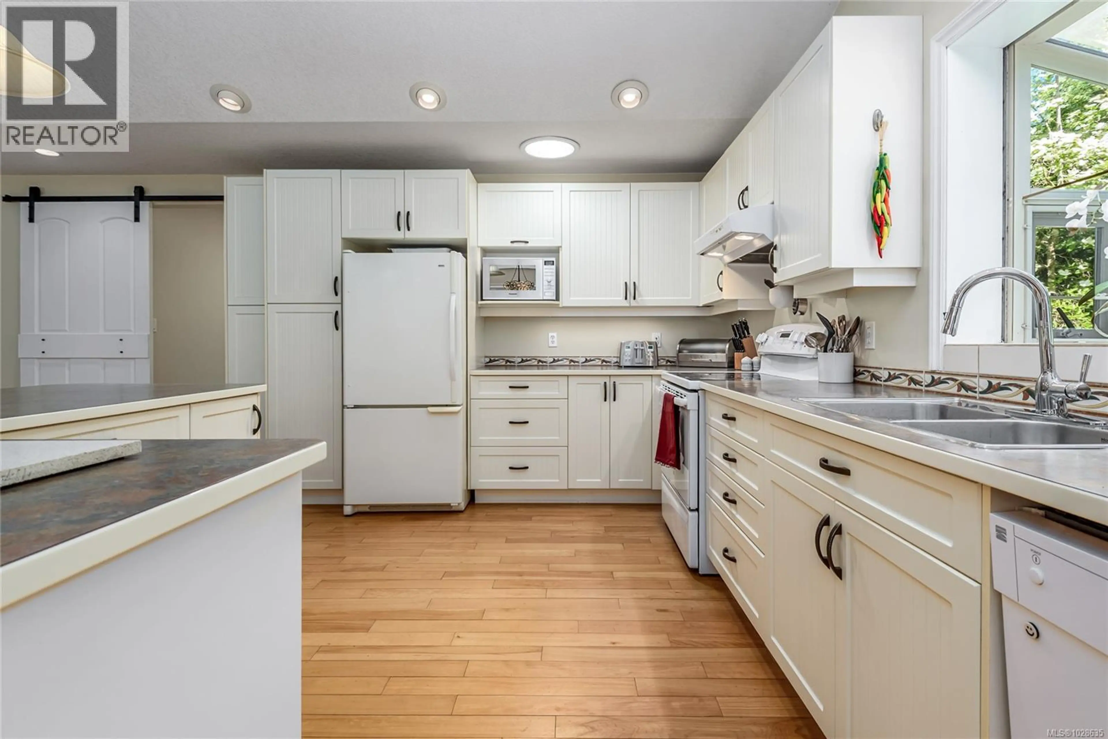 Property at 7478 YAKE RD, Fanny Bay, BC