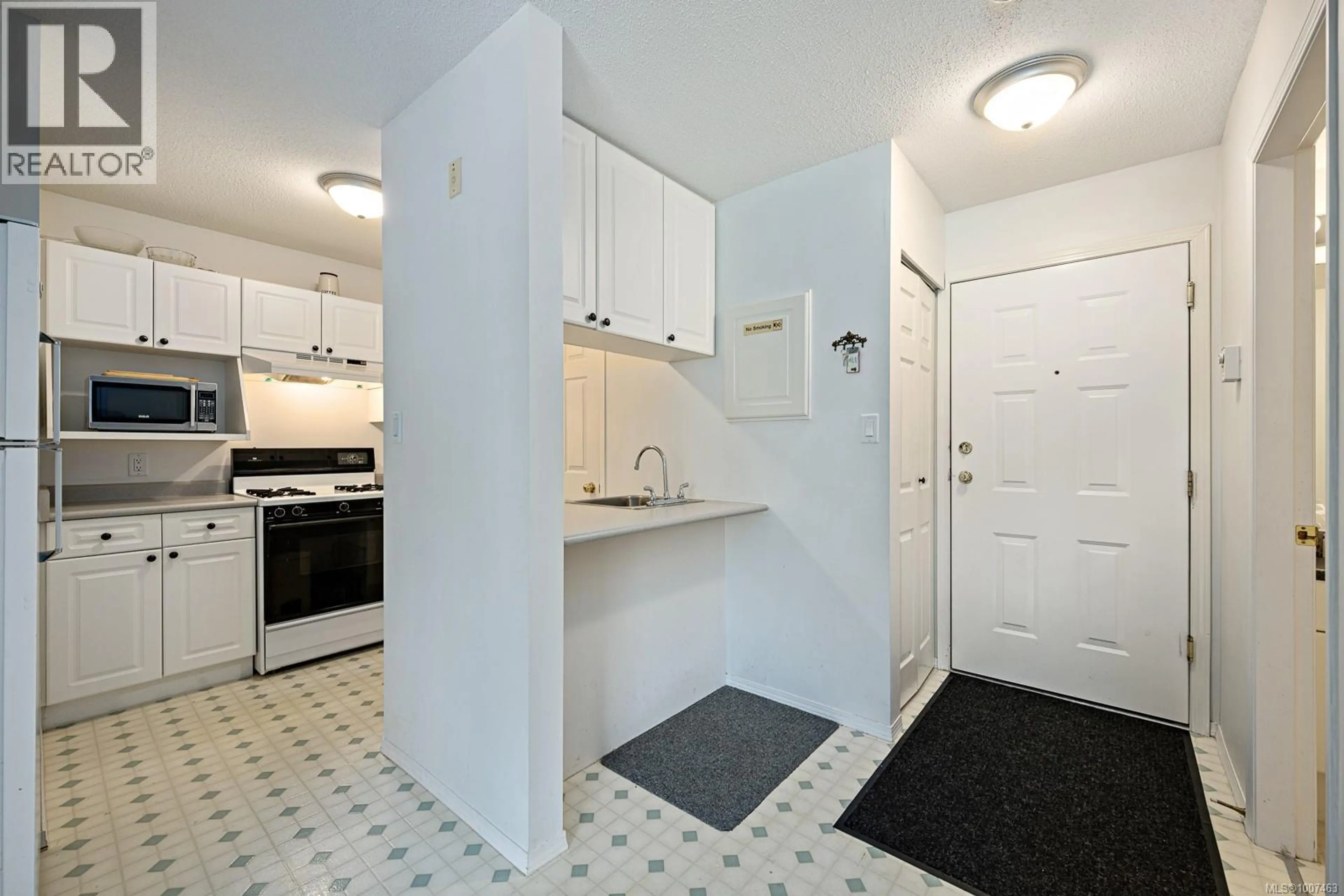 Property at #209 1105 HENRY RD, Courtenay, BC