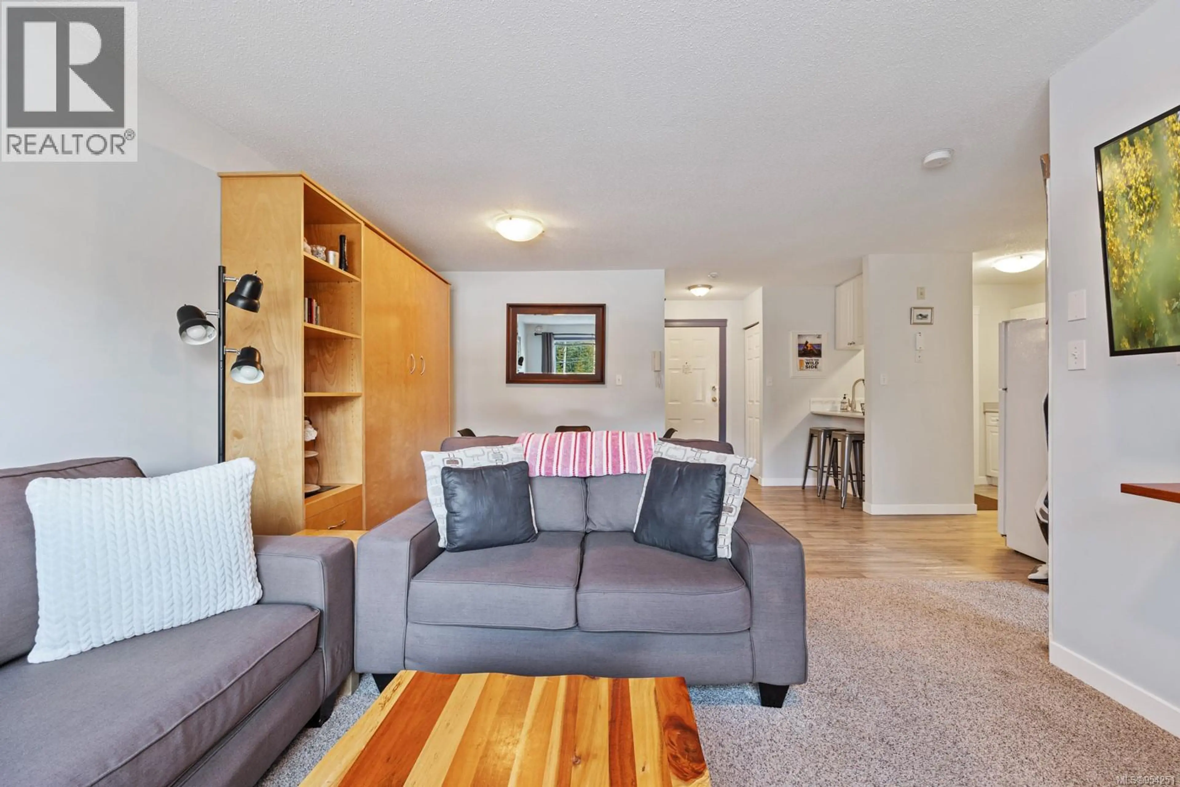 Property at #305 1105 HENRY RD, Courtenay, BC