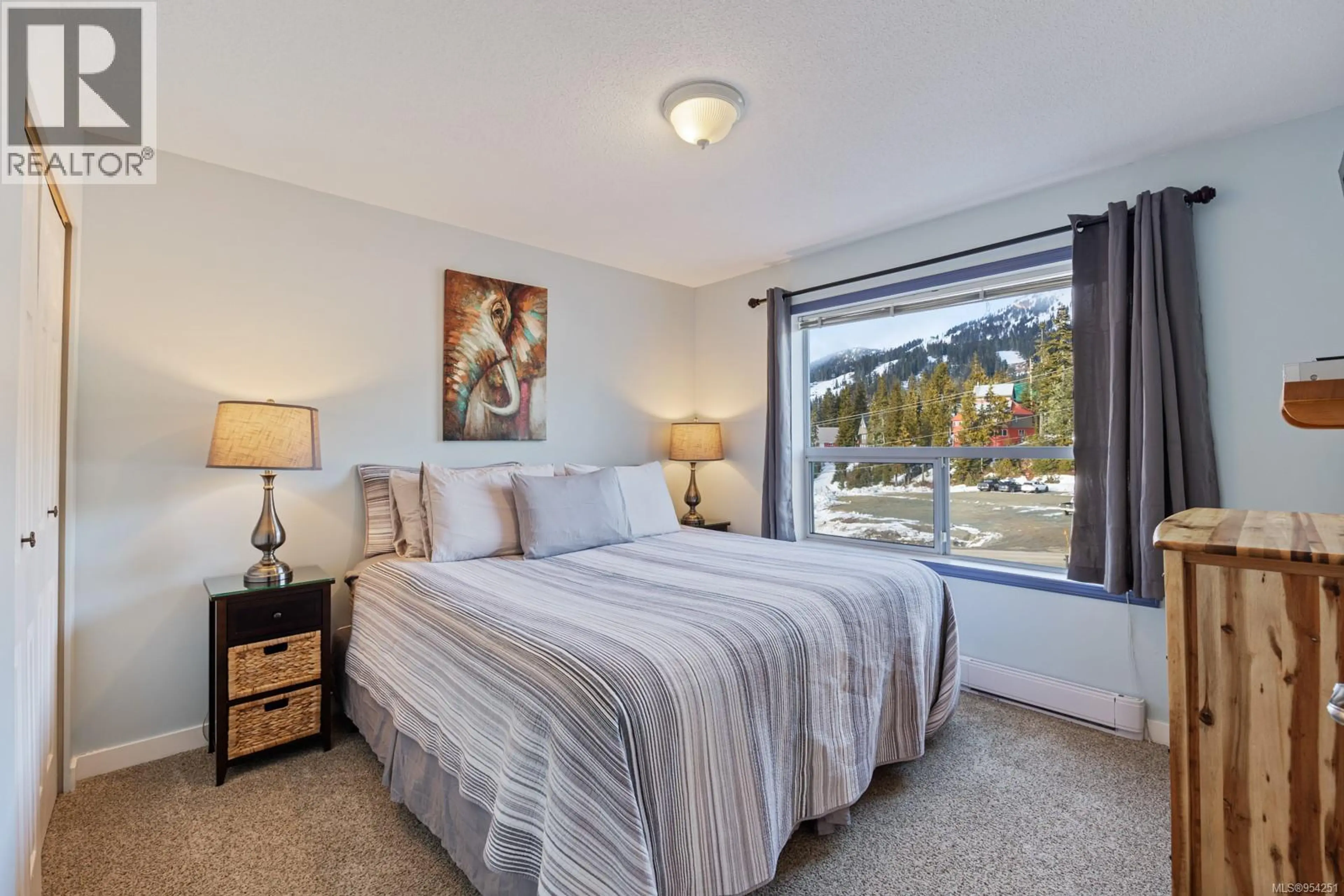 Property at #305 1105 HENRY RD, Courtenay, BC