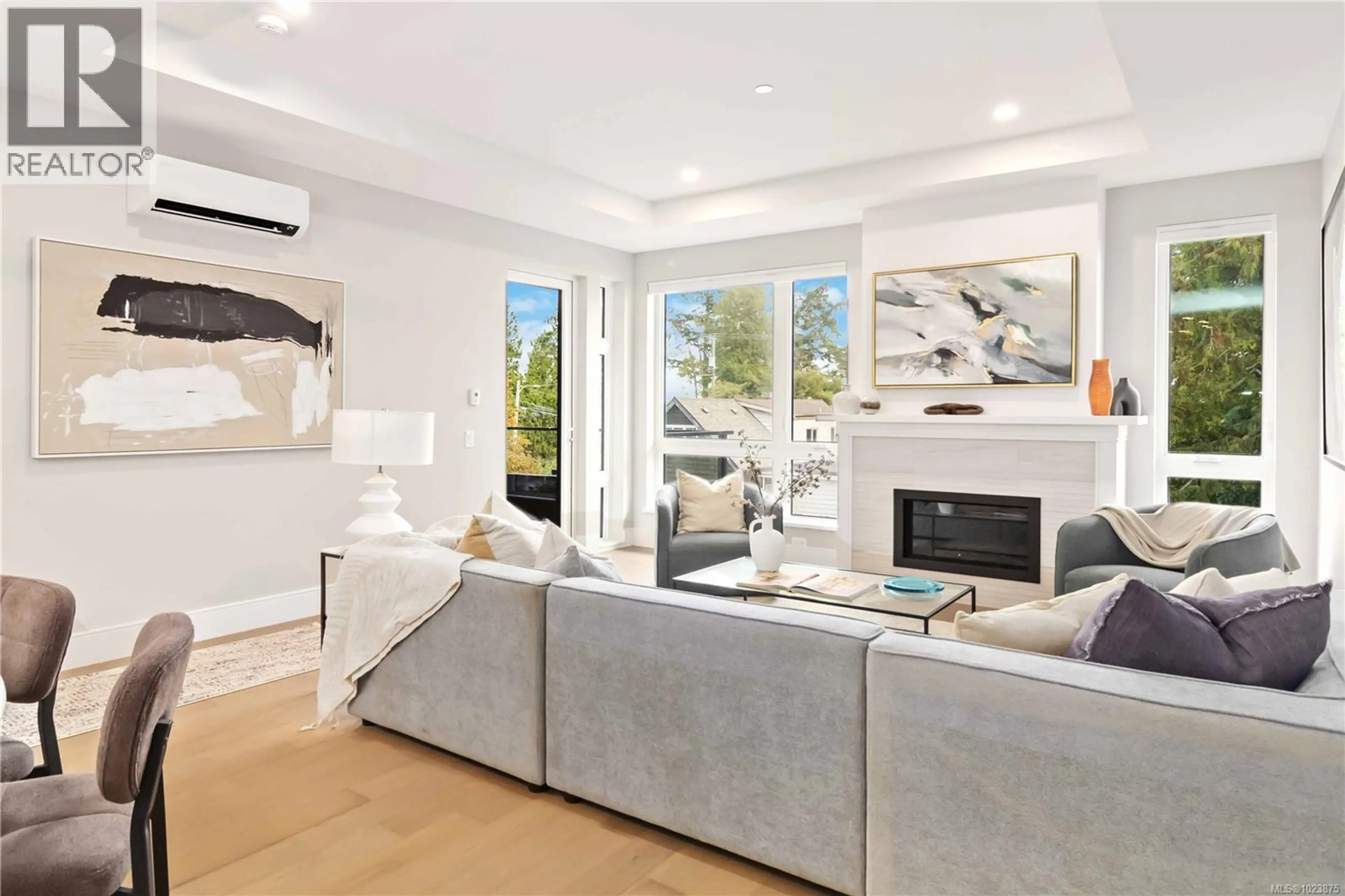 Property at #305 990 DOUMAC AVE, Saanich, BC