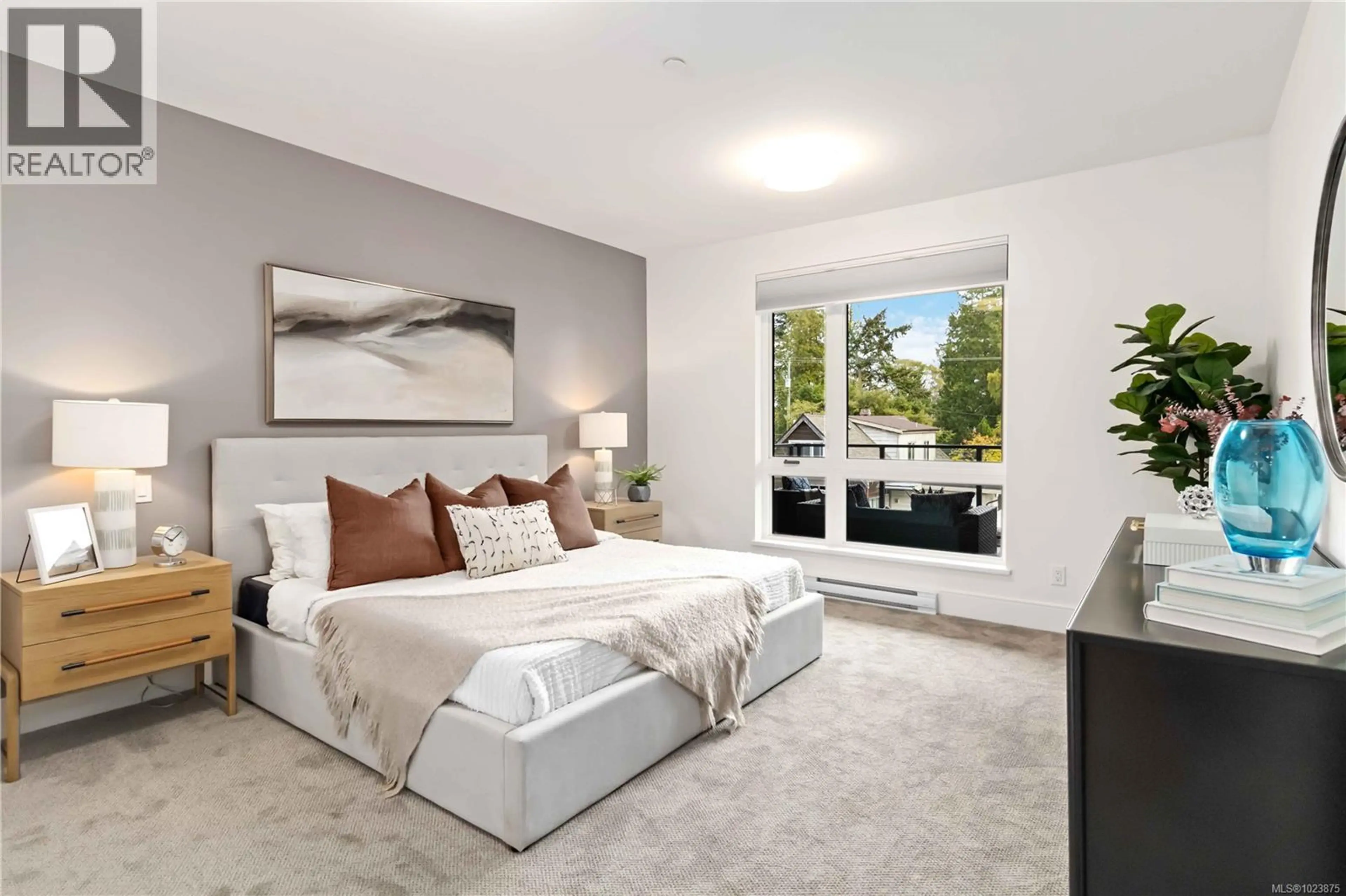 Property at #305 990 DOUMAC AVE, Saanich, BC