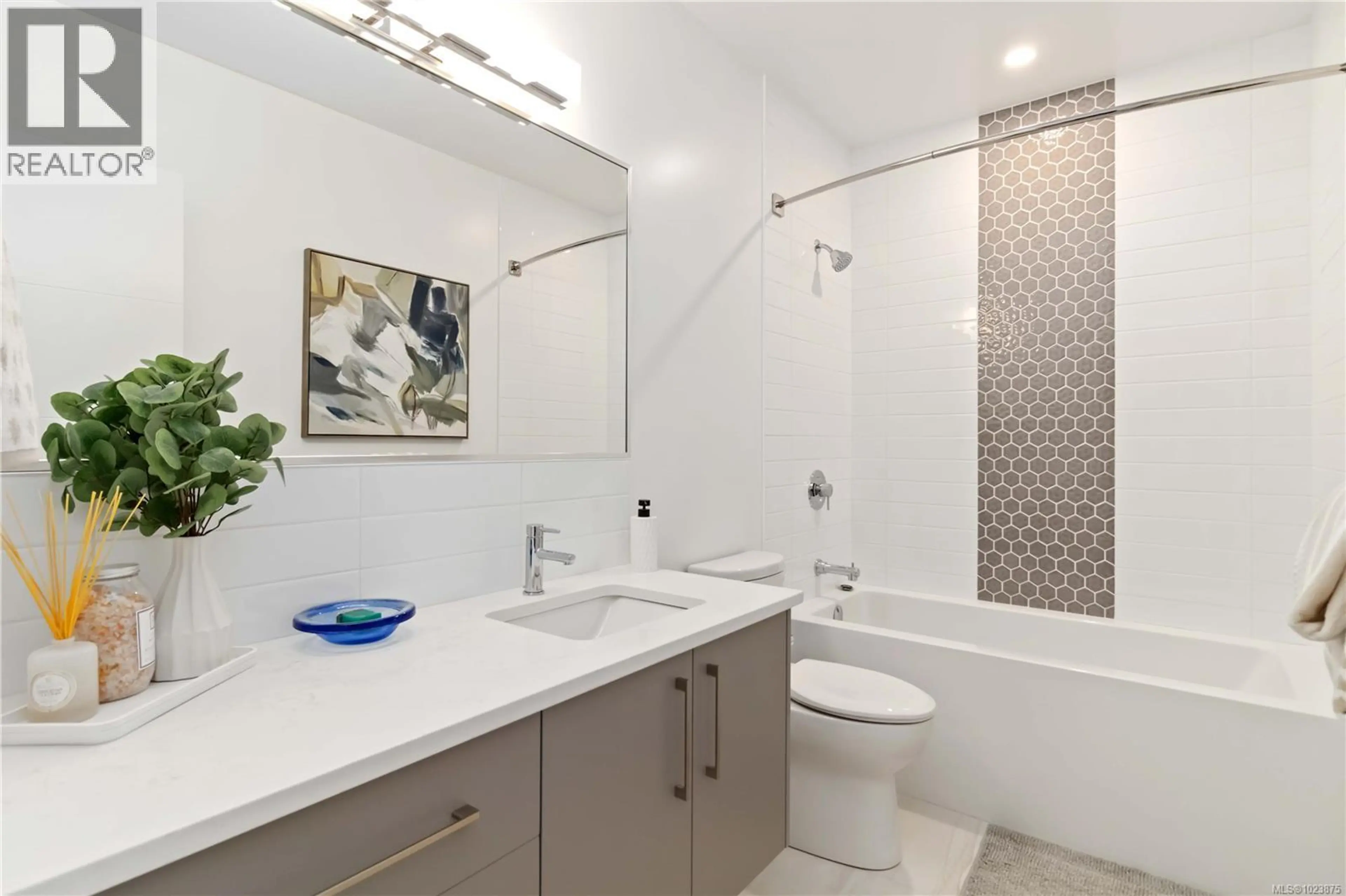 Property at #305 990 DOUMAC AVE, Saanich, BC