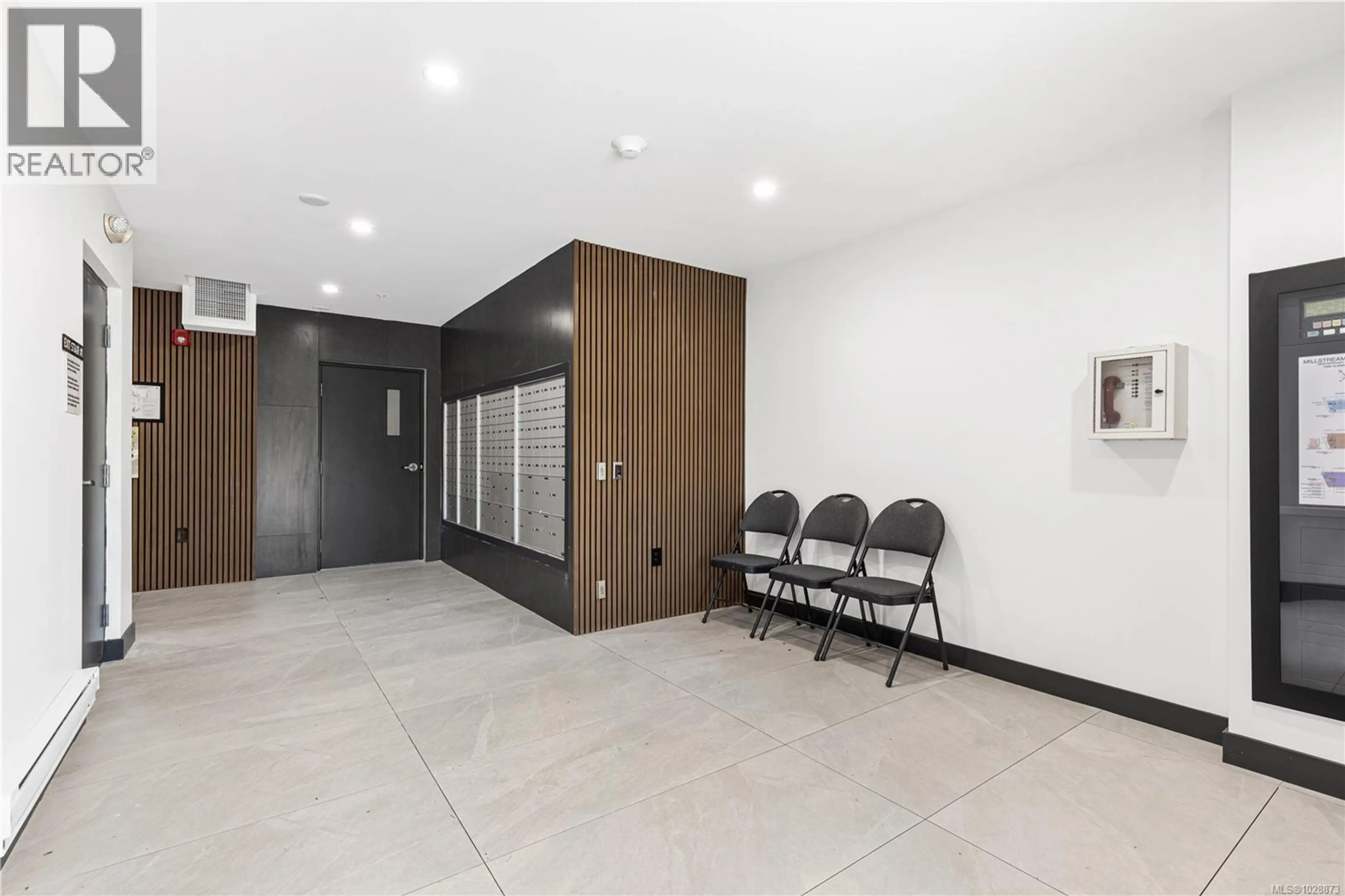 Property at #421 2629 MILLSTREAM RD, Langford, BC