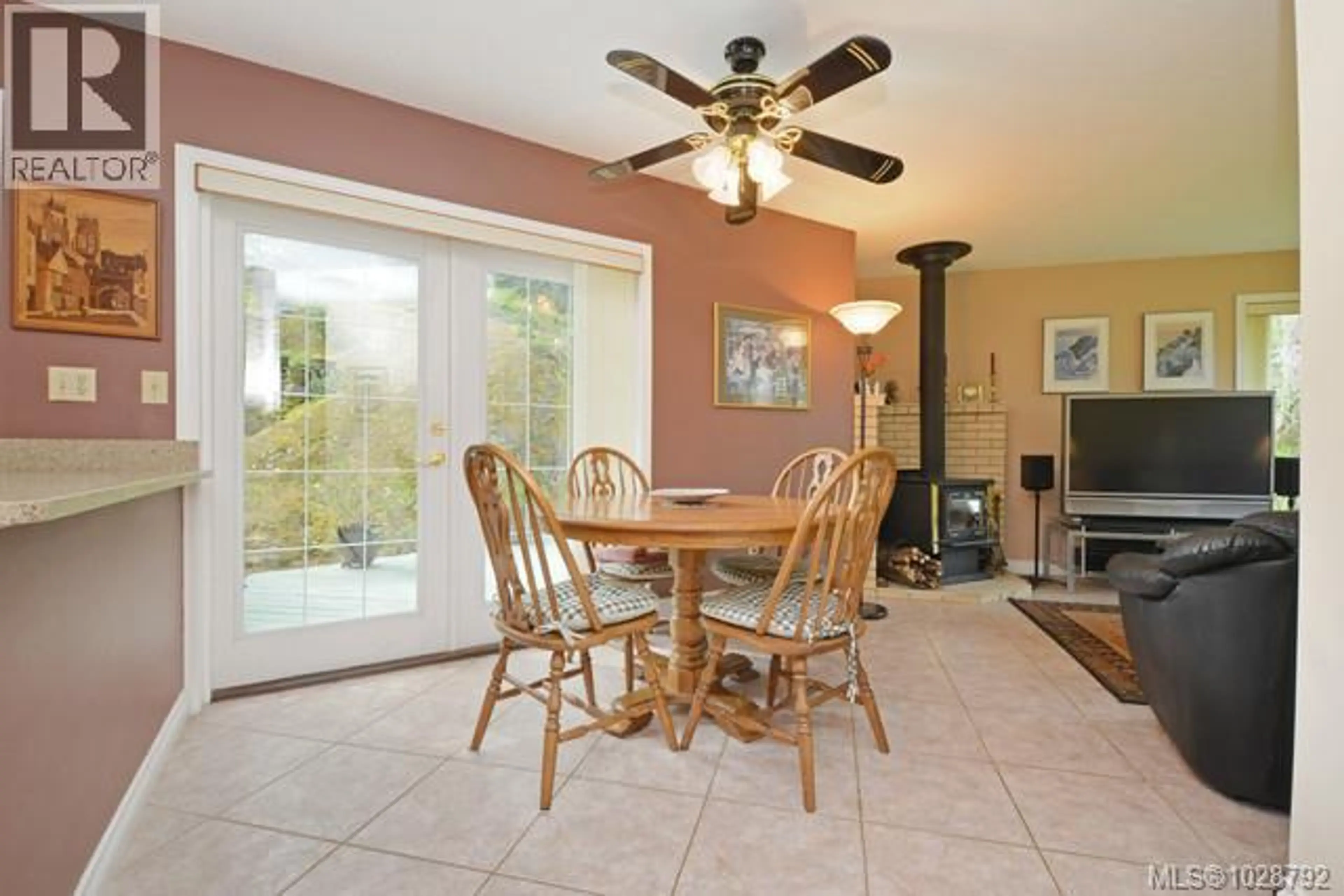 Property at 1055 THISTLEWOOD DR, Saanich, BC