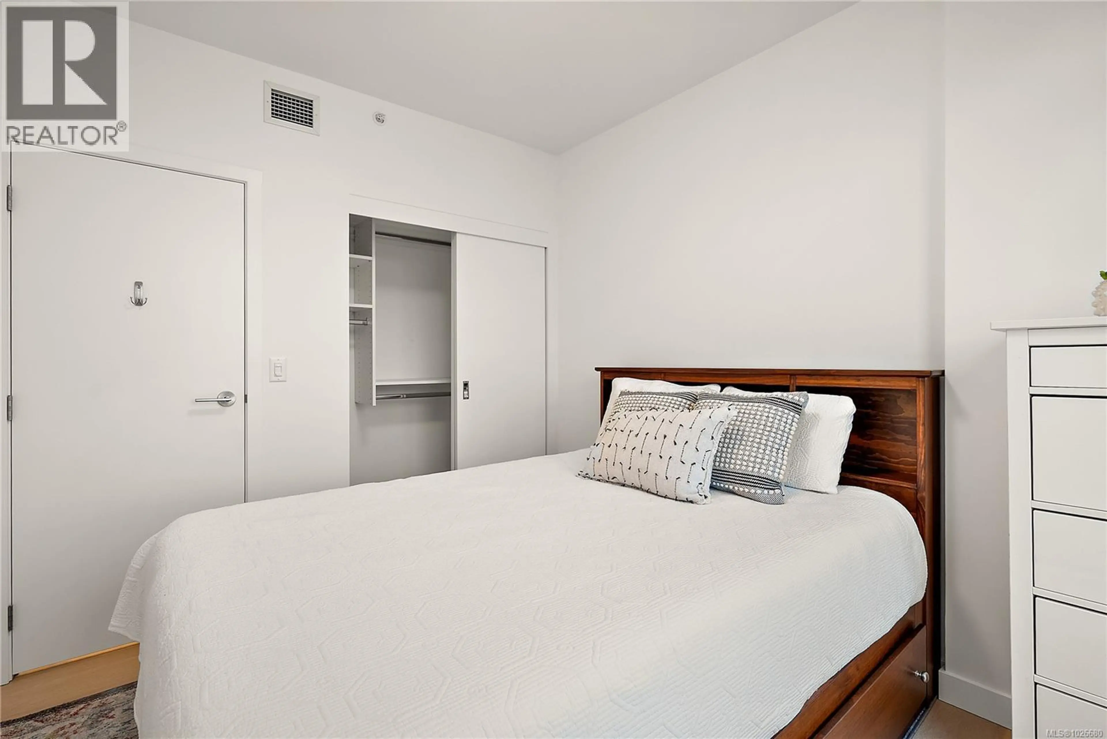 Property at #702 1100 YATES ST, Victoria, BC