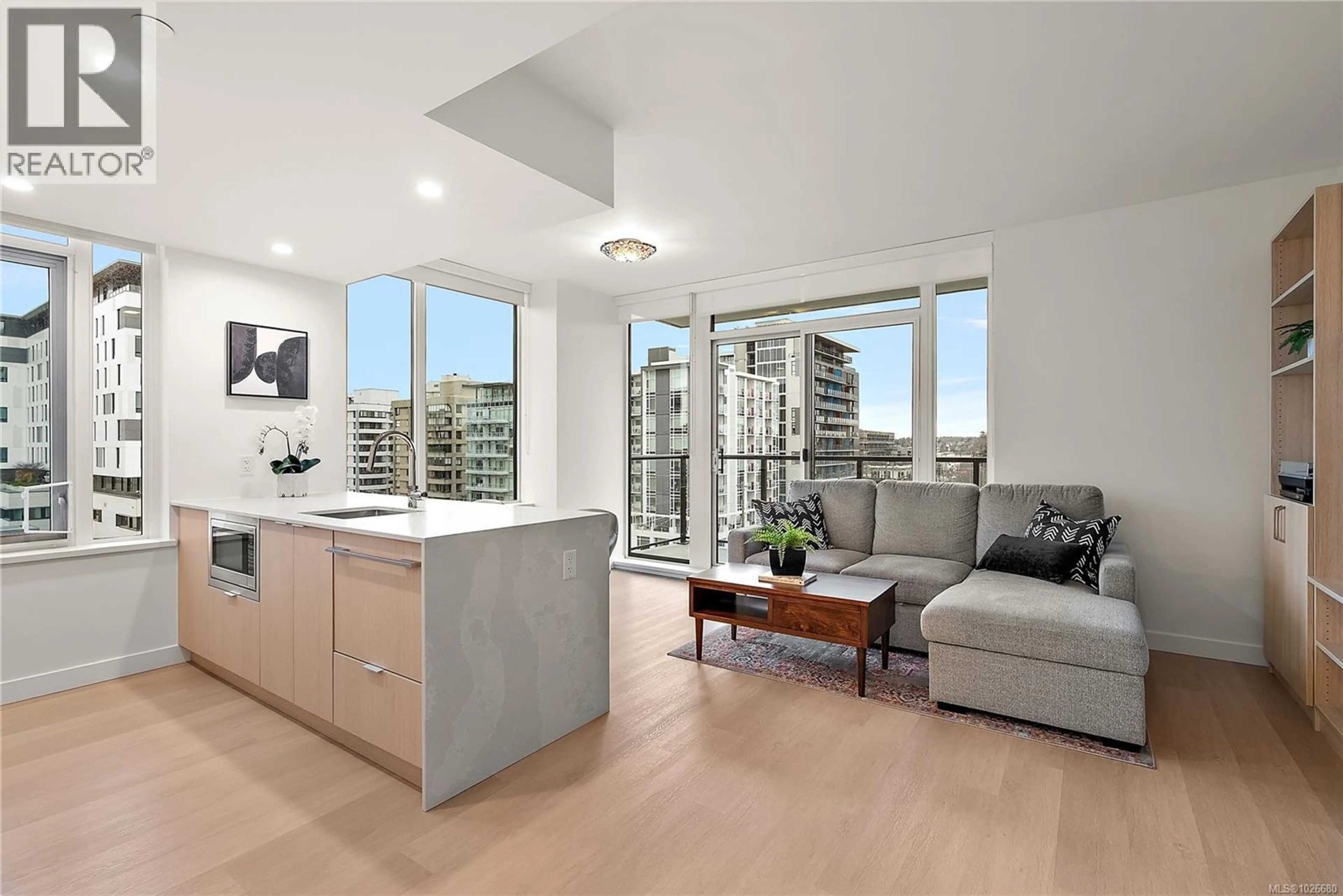 Property at #702 1100 YATES ST, Victoria, BC