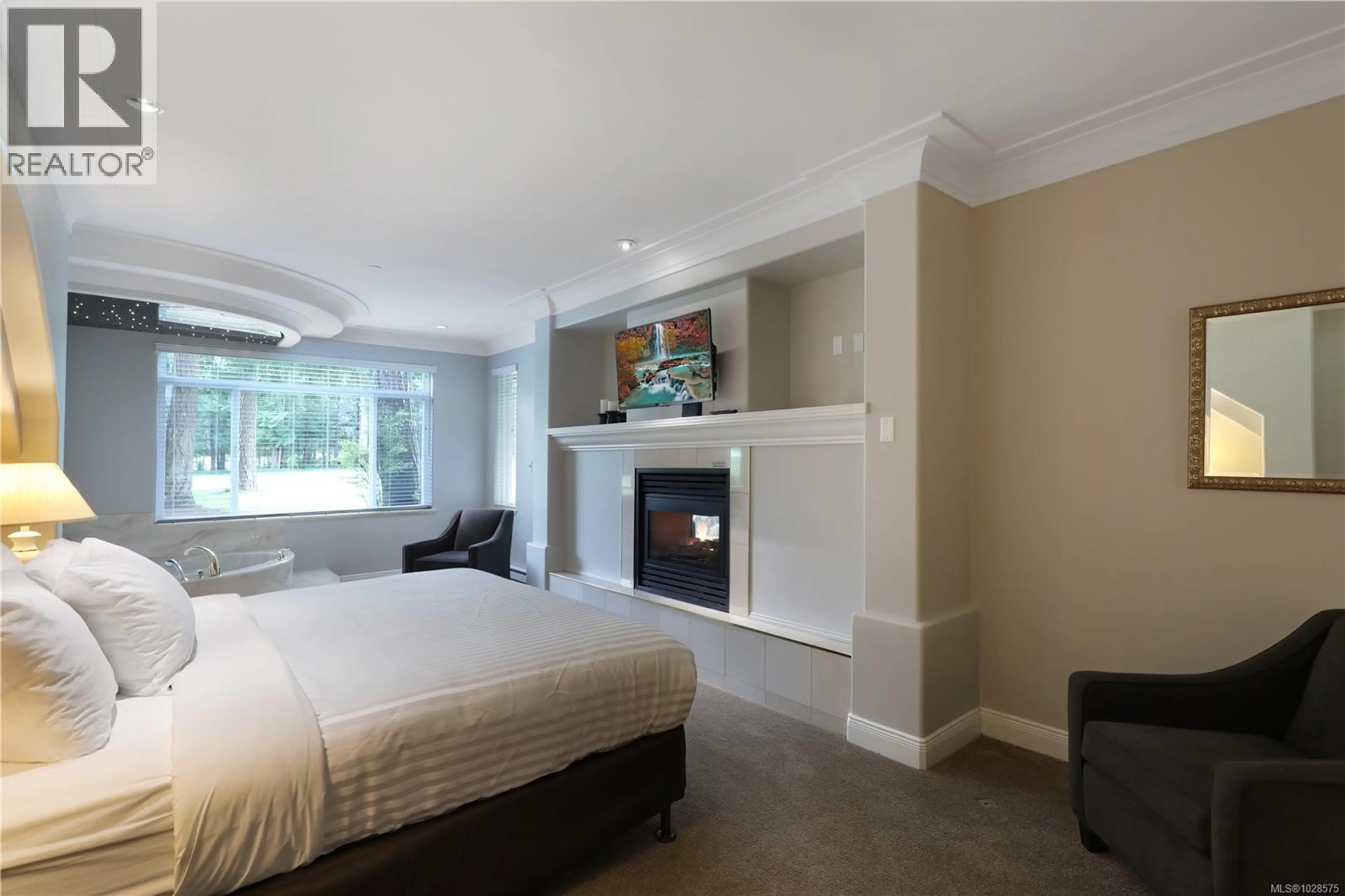 Property at #602/601B 366 CLUBHOUSE DR, Courtenay, BC