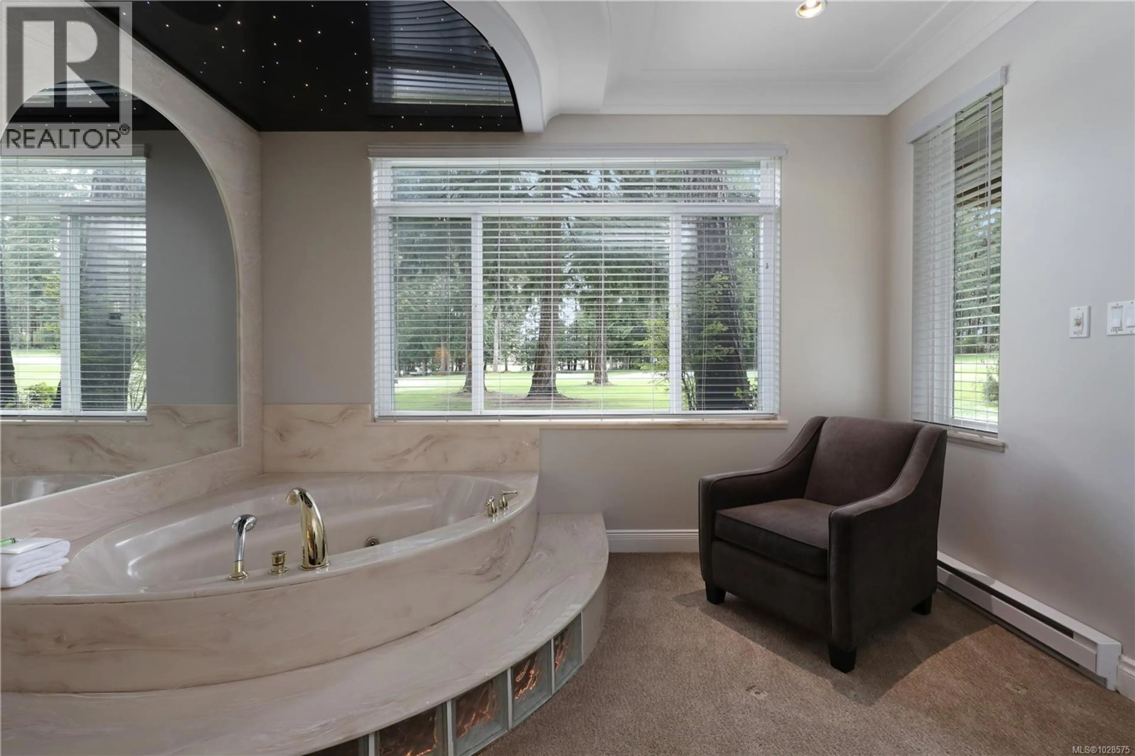 Property at #602/601B 366 CLUBHOUSE DR, Courtenay, BC