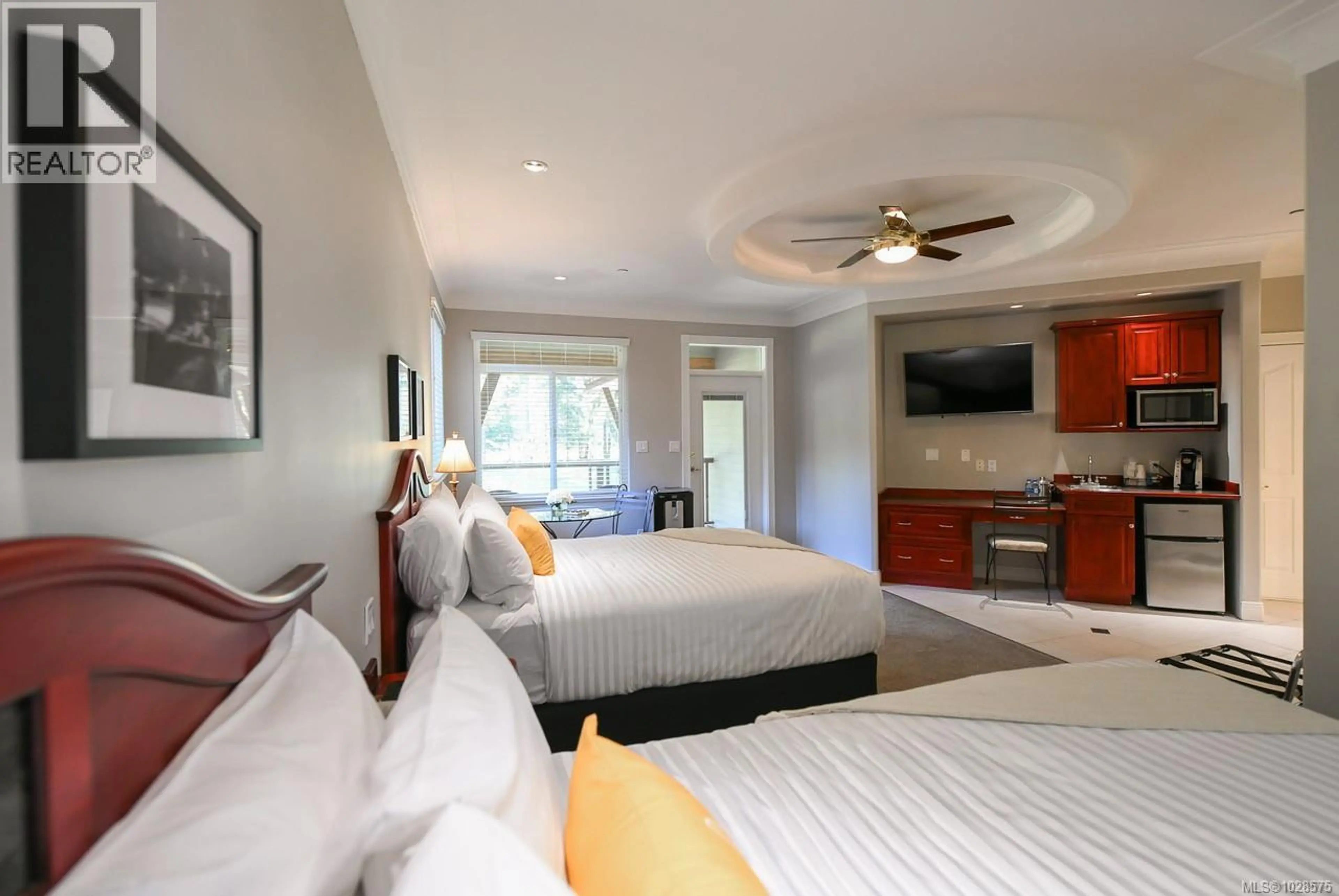 Property at #602/601B 366 CLUBHOUSE DR, Courtenay, BC