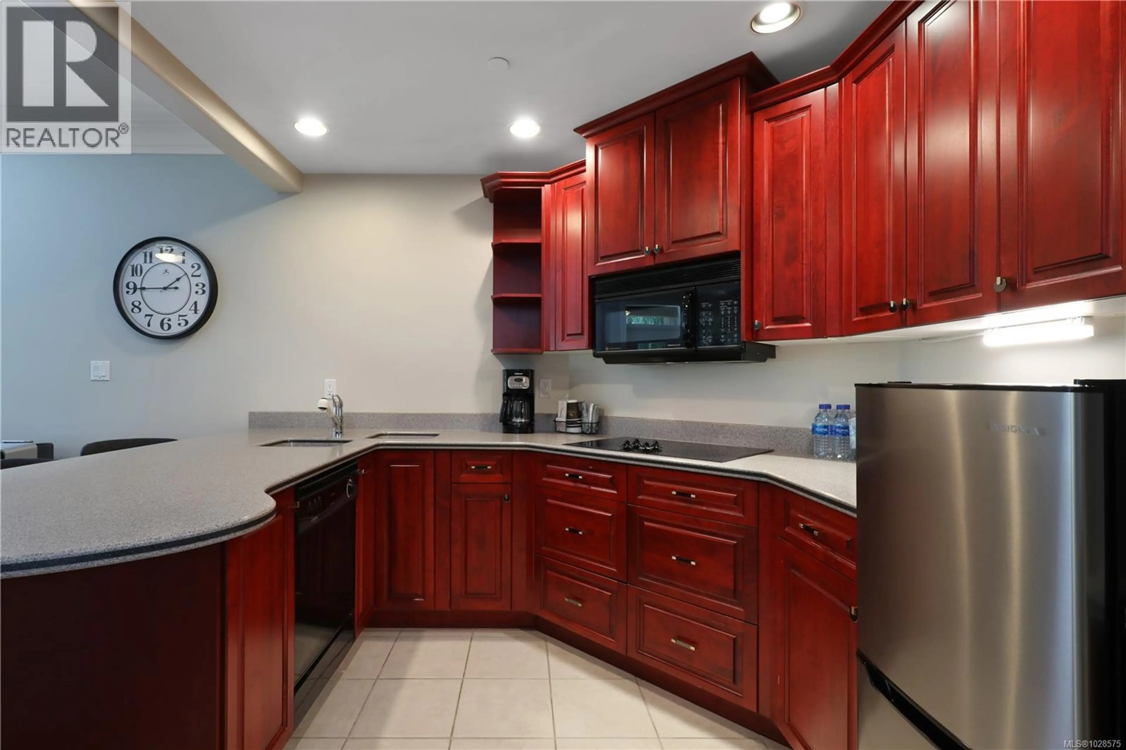 Property at #602/601B 366 CLUBHOUSE DR, Courtenay, BC