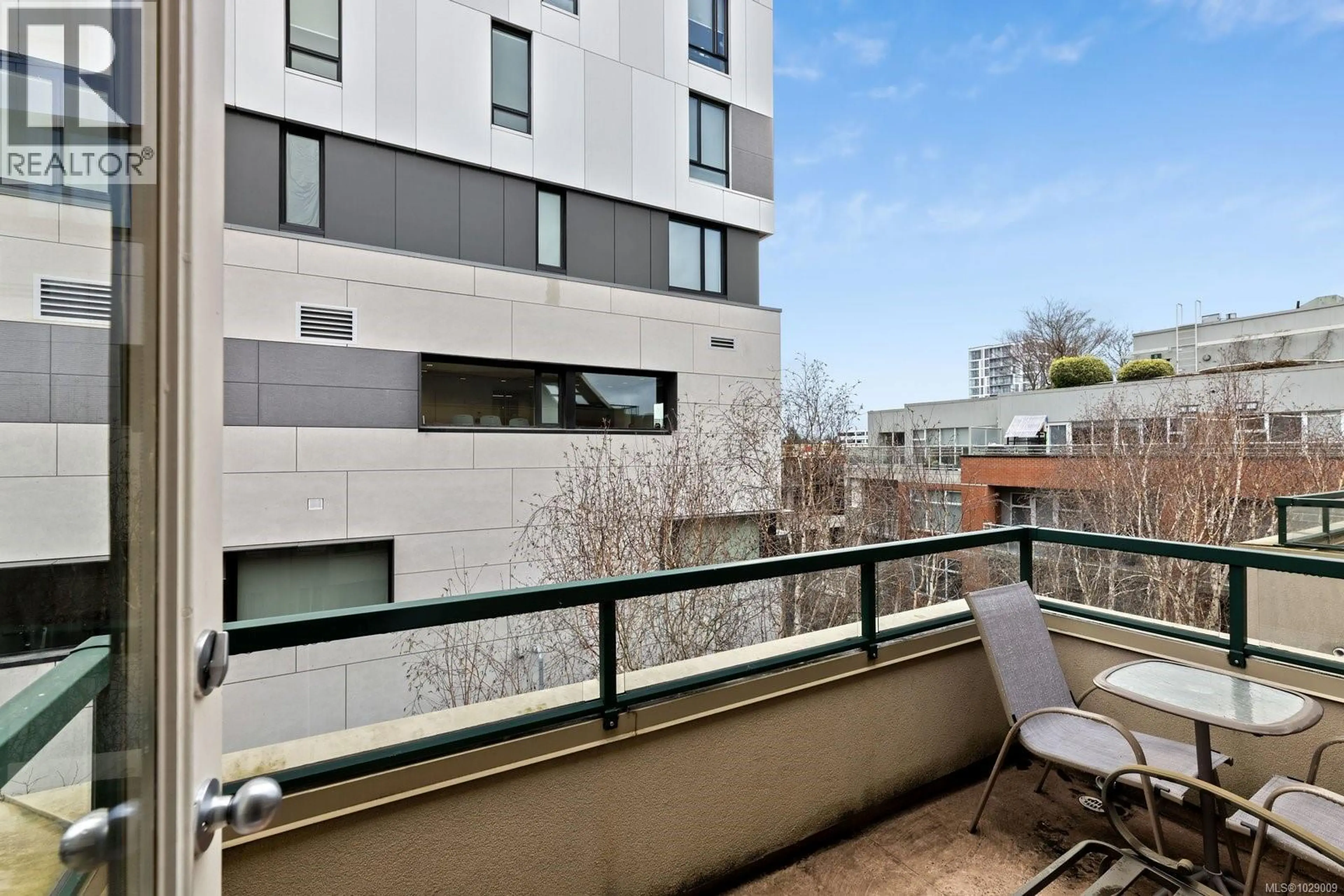 Property at #402 1015 JOHNSON ST, Victoria, BC