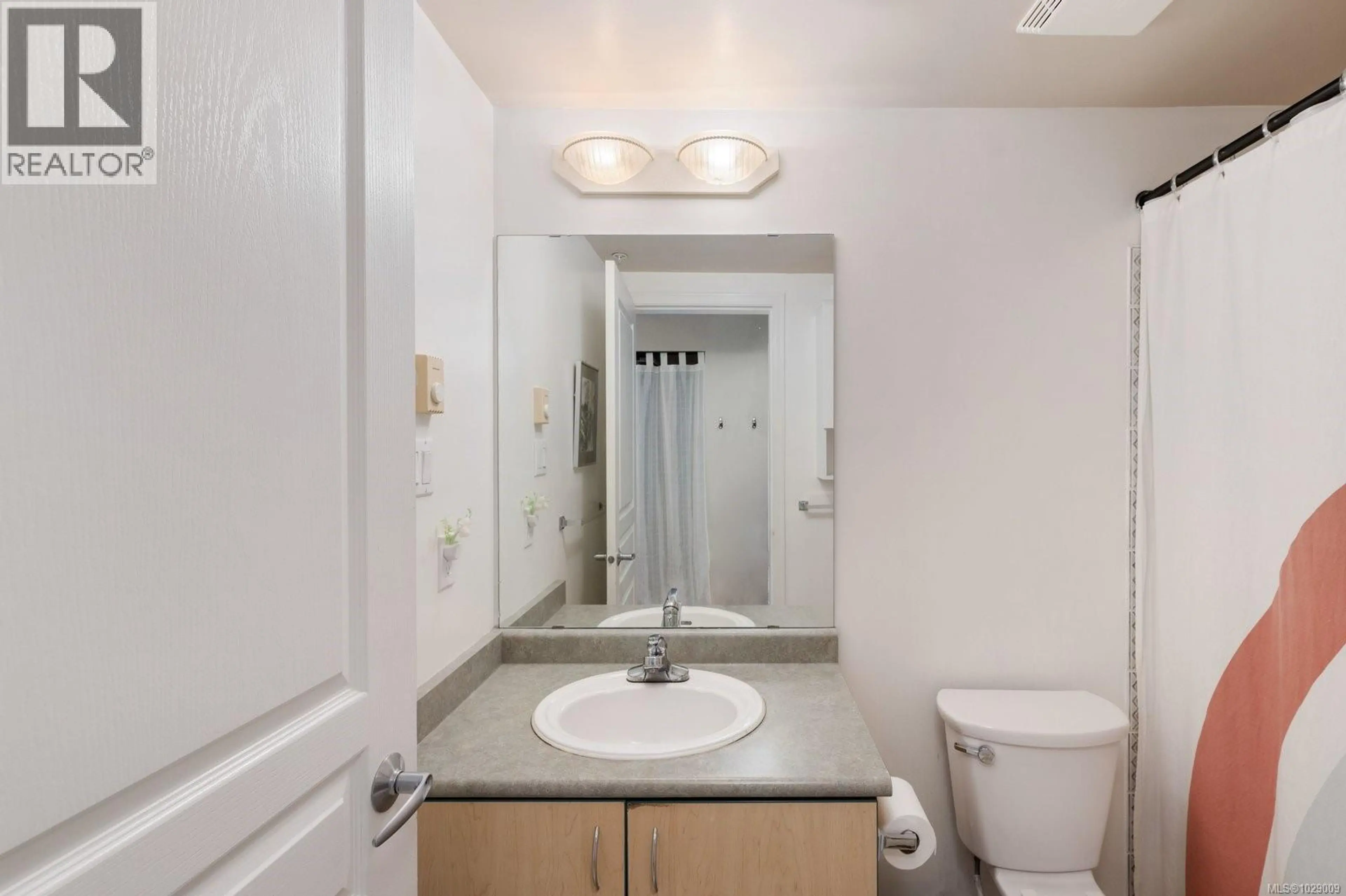 Property at #402 1015 JOHNSON ST, Victoria, BC