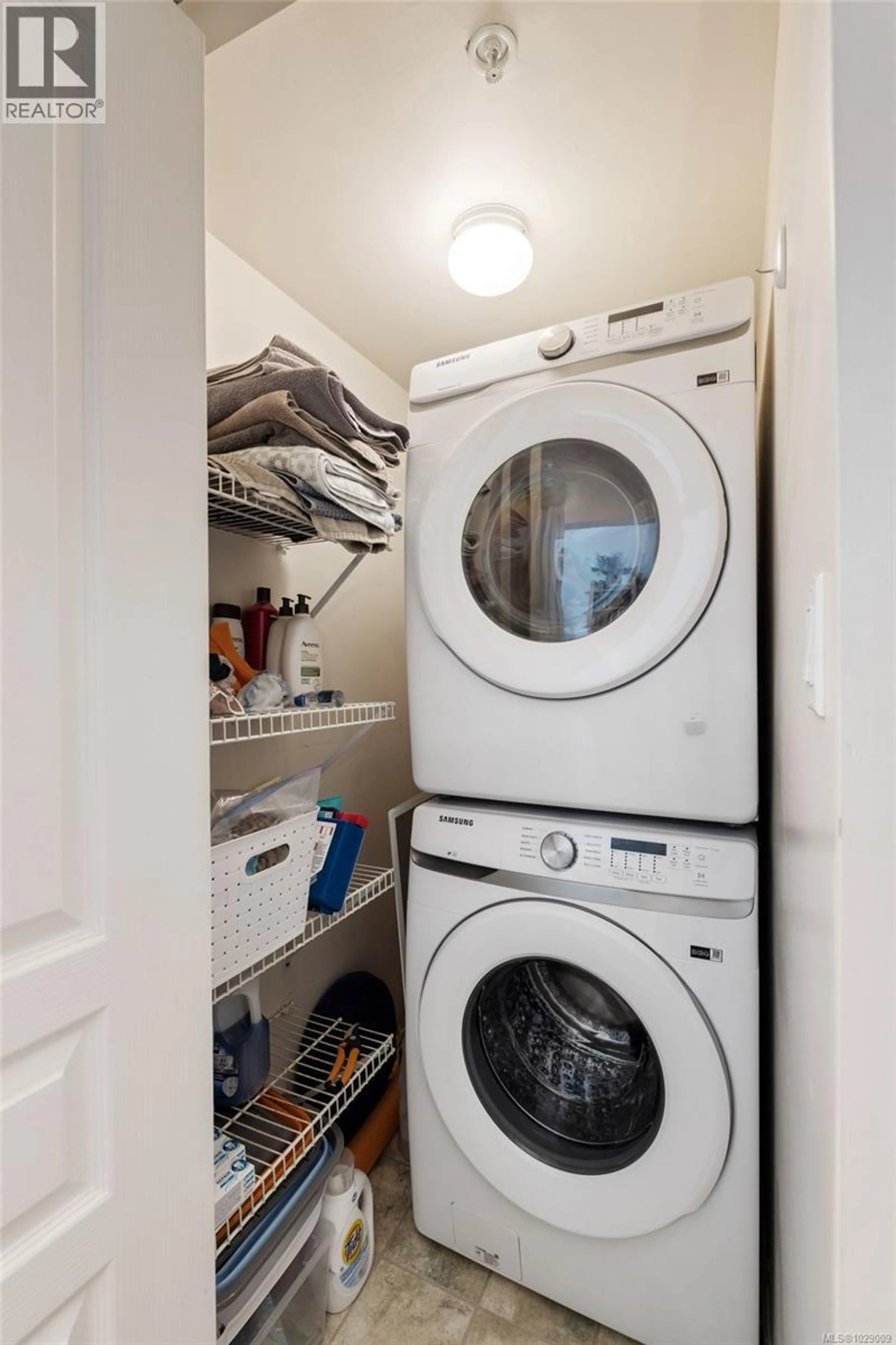 Property at #402 1015 JOHNSON ST, Victoria, BC