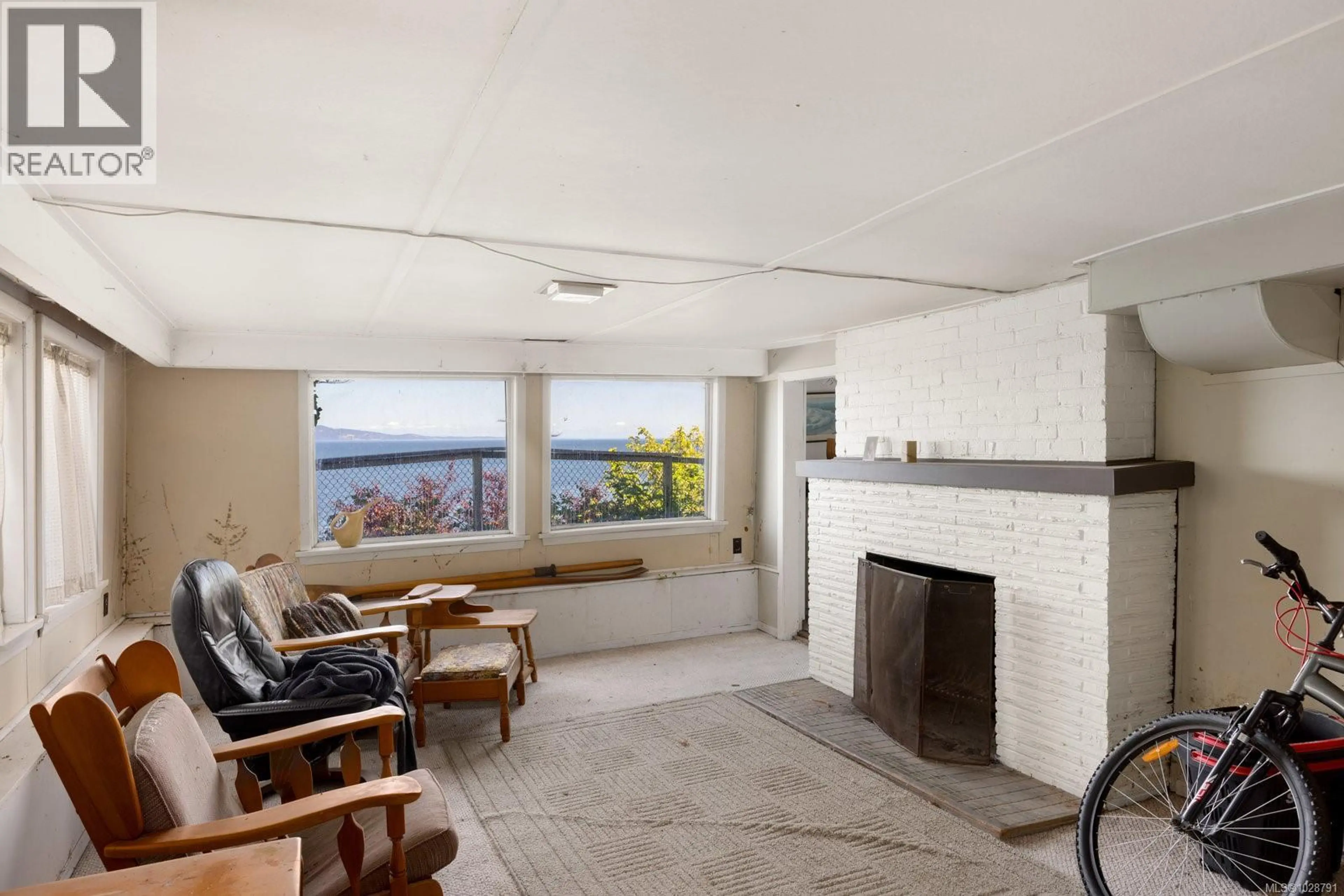 Property at 5015 CORDOVA BAY RD, Saanich, BC