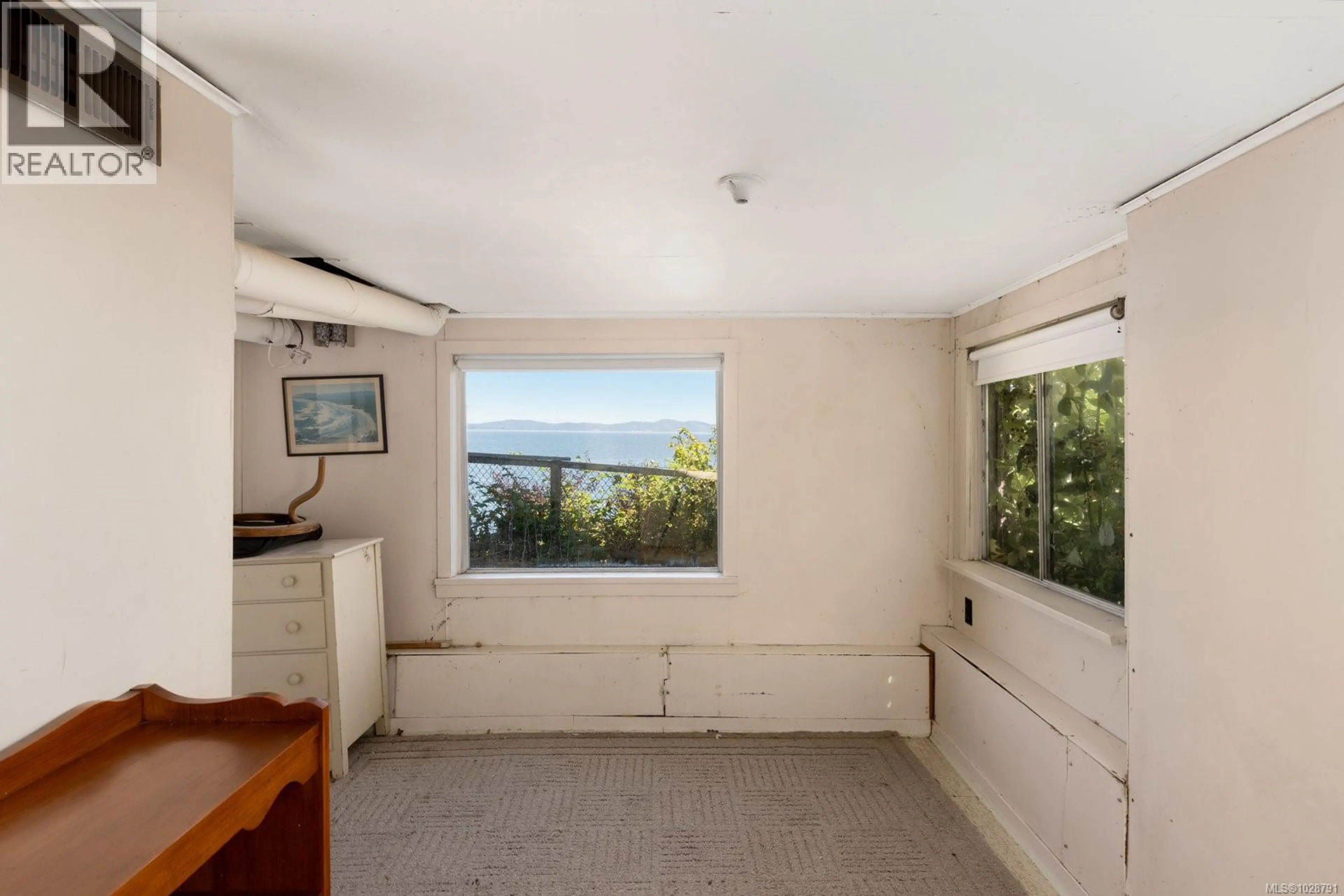 Property at 5015 CORDOVA BAY RD, Saanich, BC