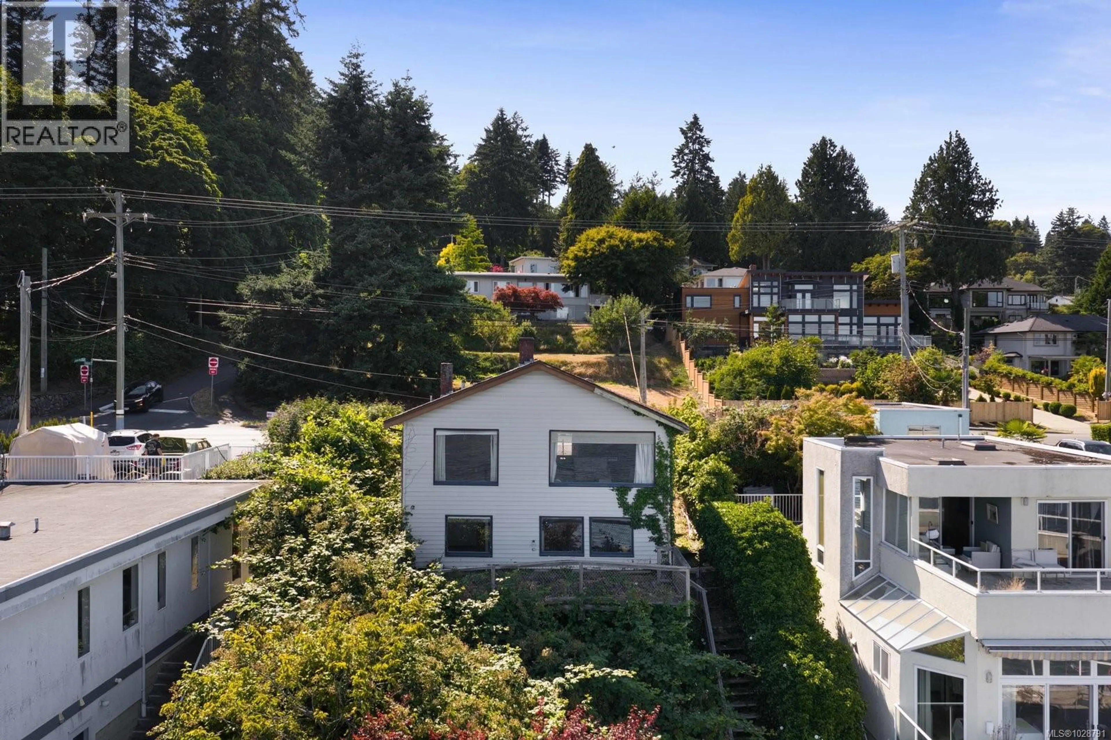 Property at 5015 CORDOVA BAY RD, Saanich, BC