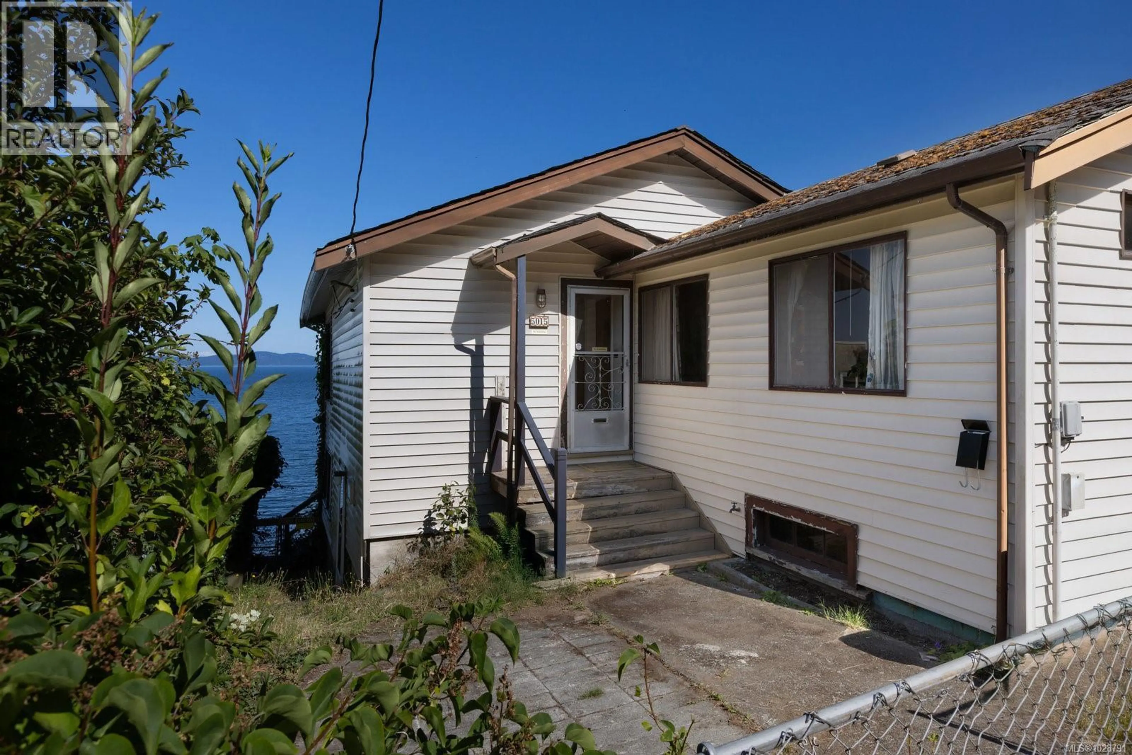 Property at 5015 CORDOVA BAY RD, Saanich, BC