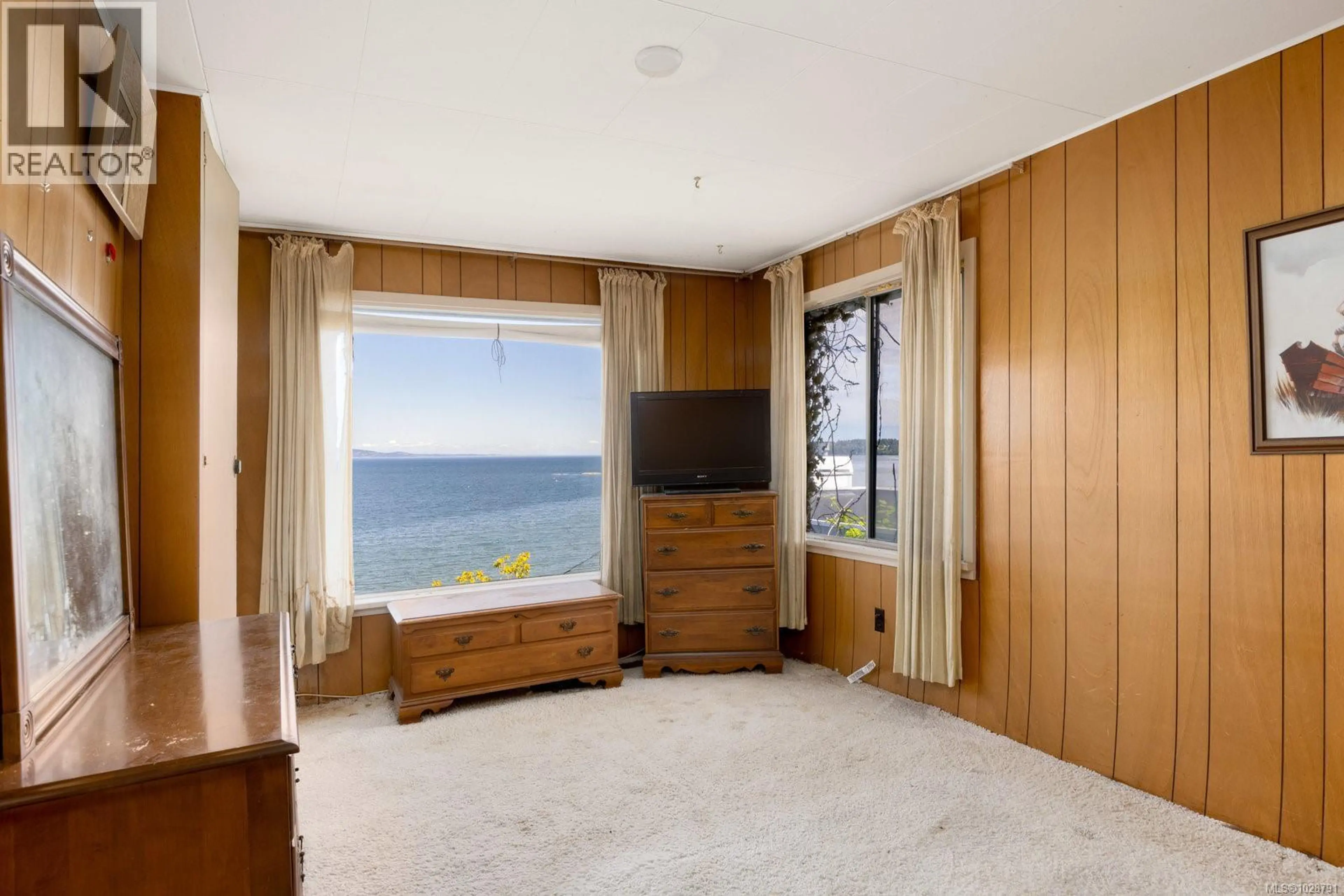 Property at 5015 CORDOVA BAY RD, Saanich, BC