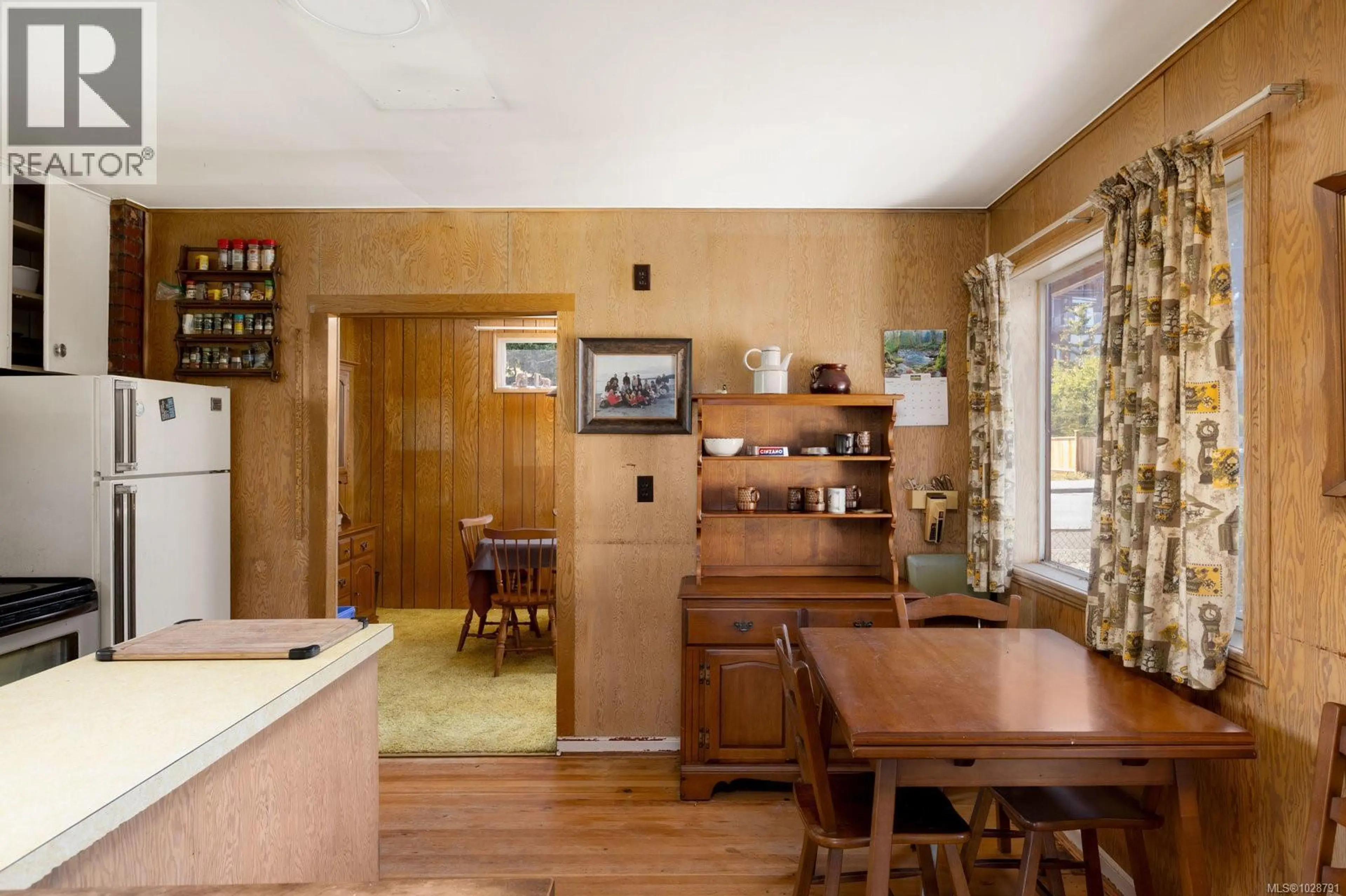 Property at 5015 CORDOVA BAY RD, Saanich, BC